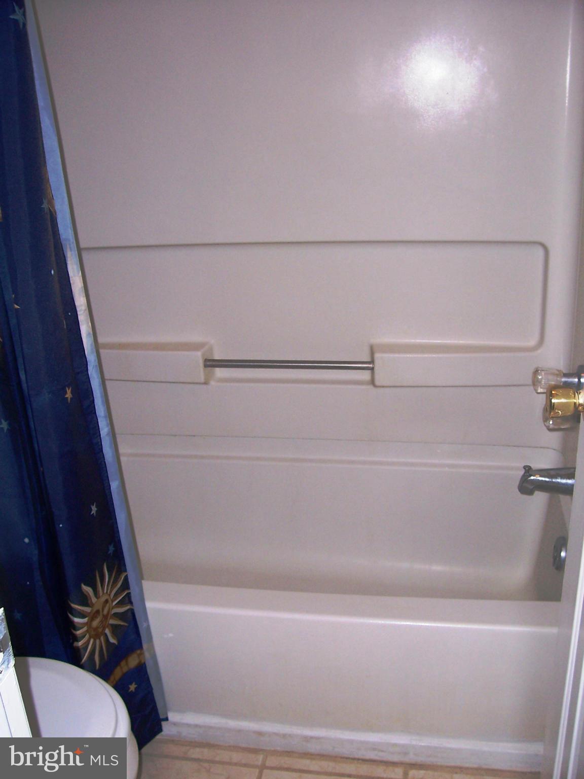 ST CHARLES SUB - HAMPSHIRE - Residential Lease