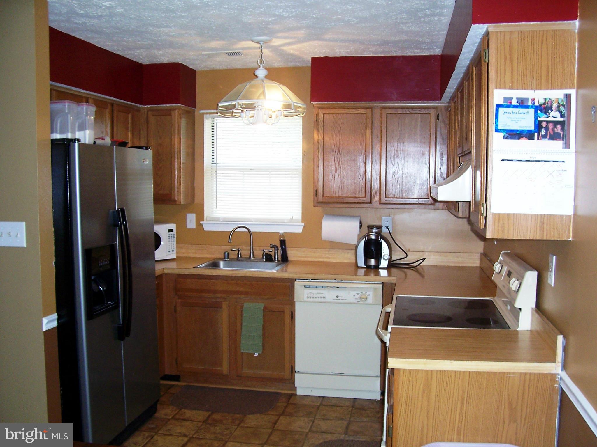 ST CHARLES SUB - HAMPSHIRE - Residential Lease