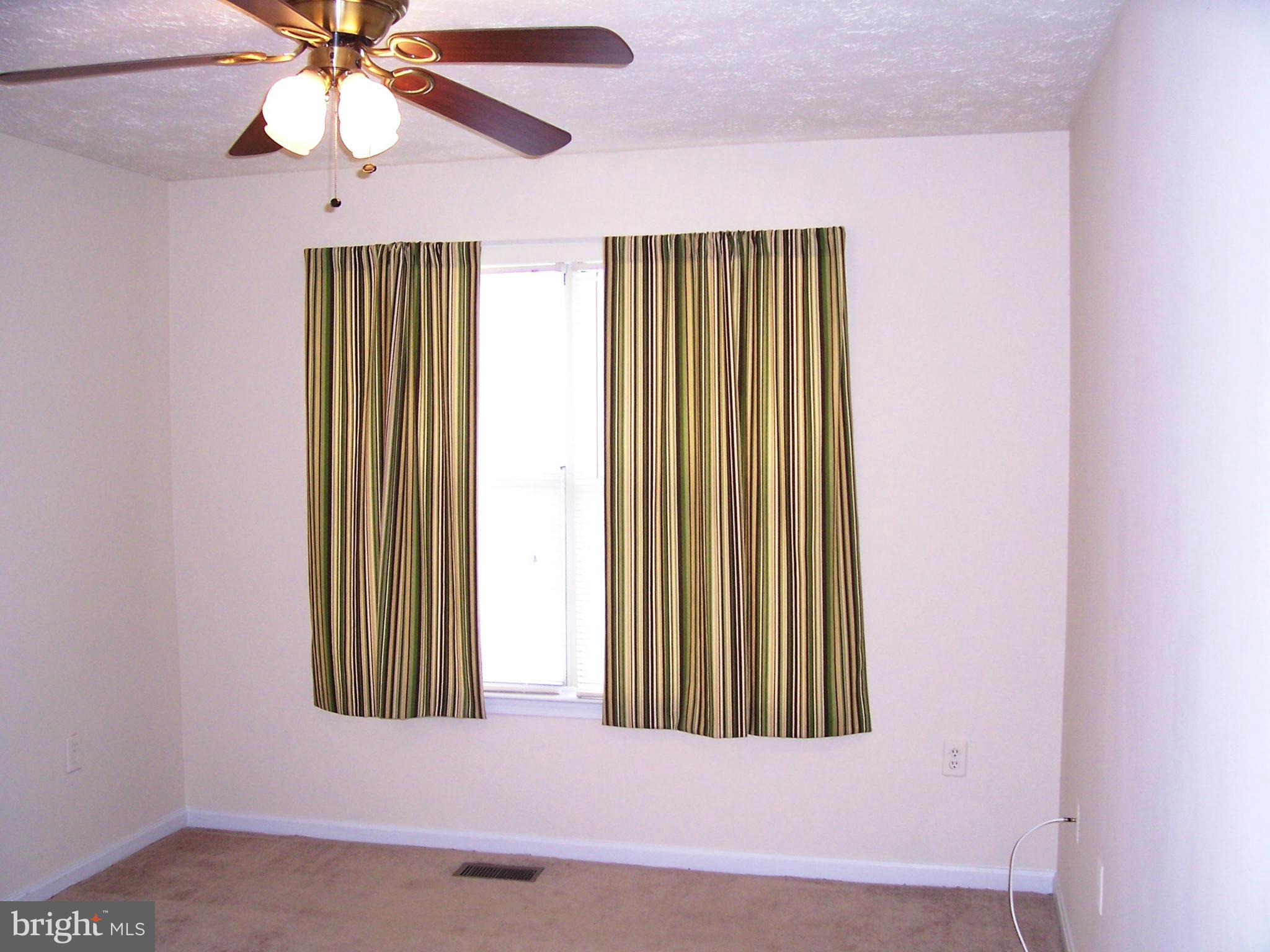 ST CHARLES SUB - HAMPSHIRE - Residential Lease