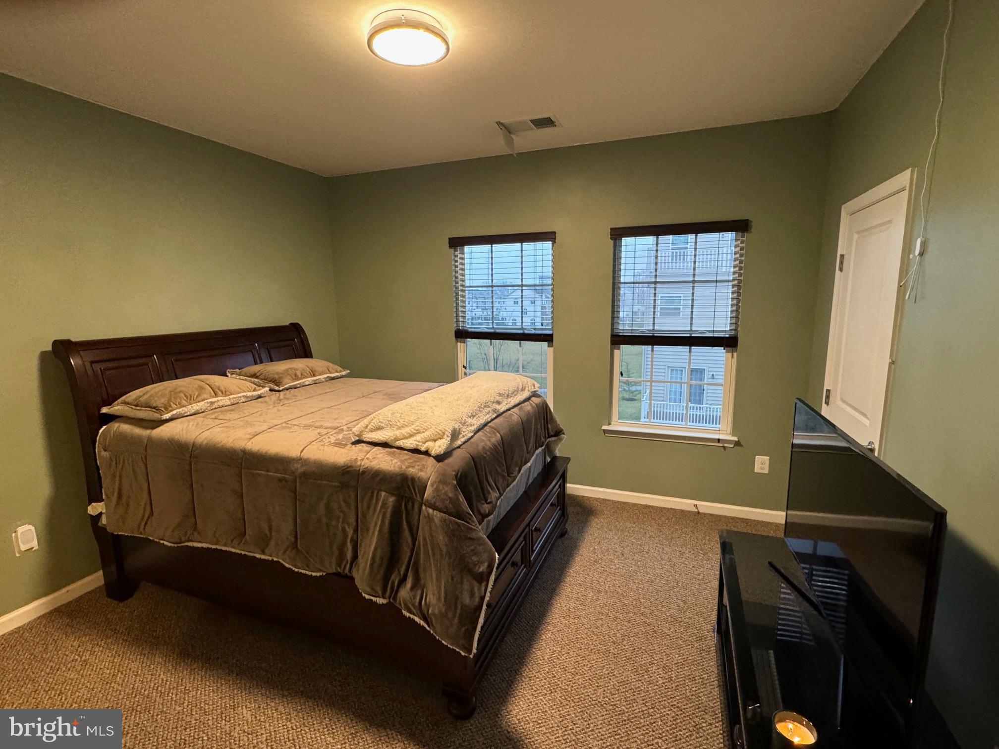 HOWARD SQUARE - Residential