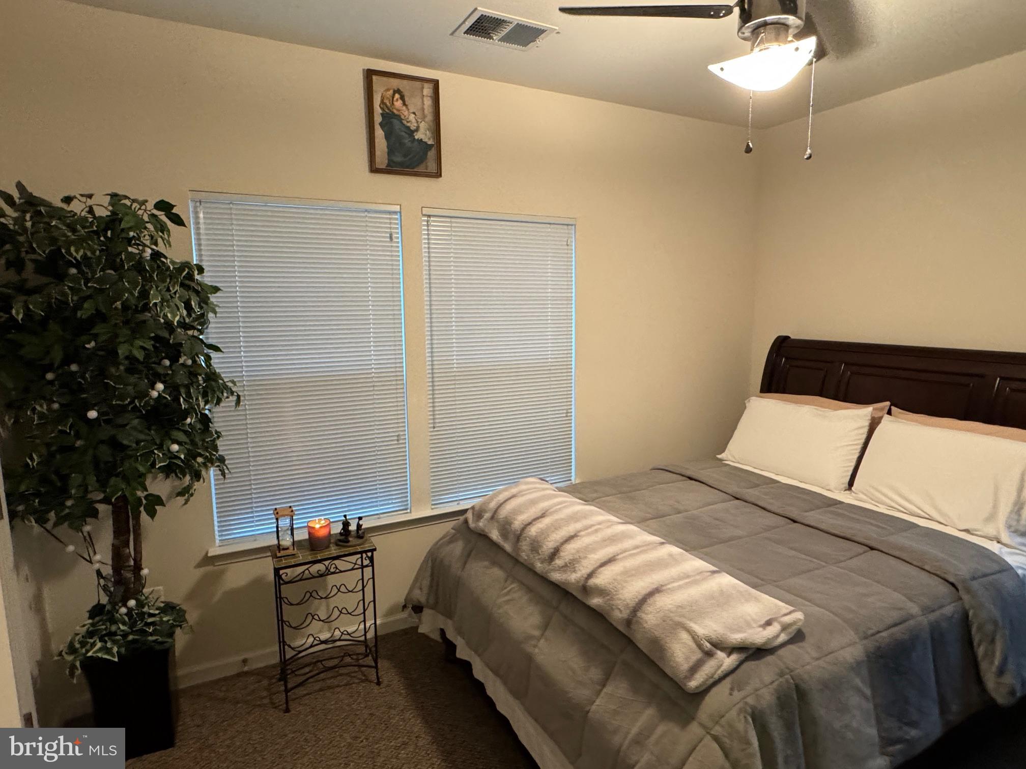 HOWARD SQUARE - Residential