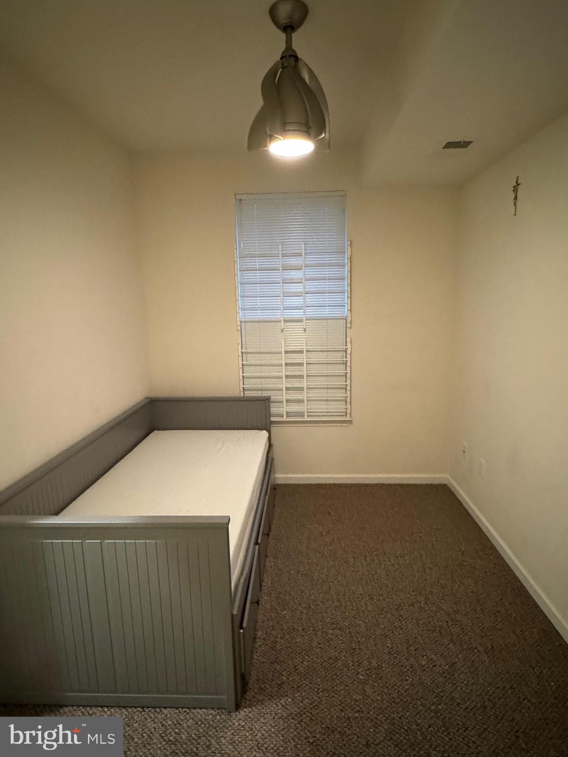 HOWARD SQUARE - Residential