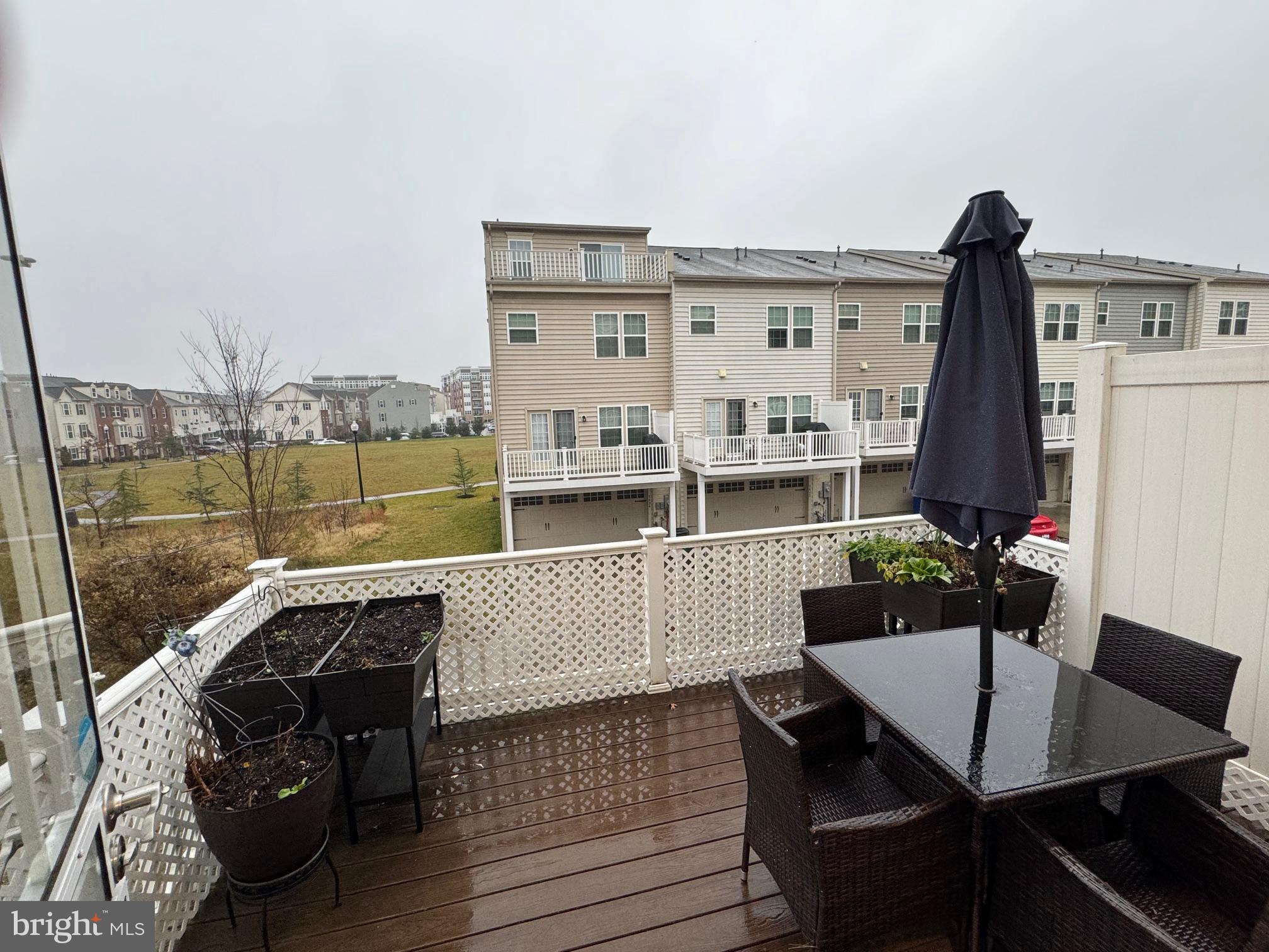 HOWARD SQUARE - Residential