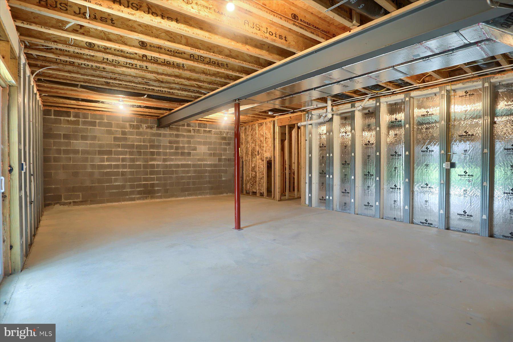 MACINTOSH CROSSING - Residential