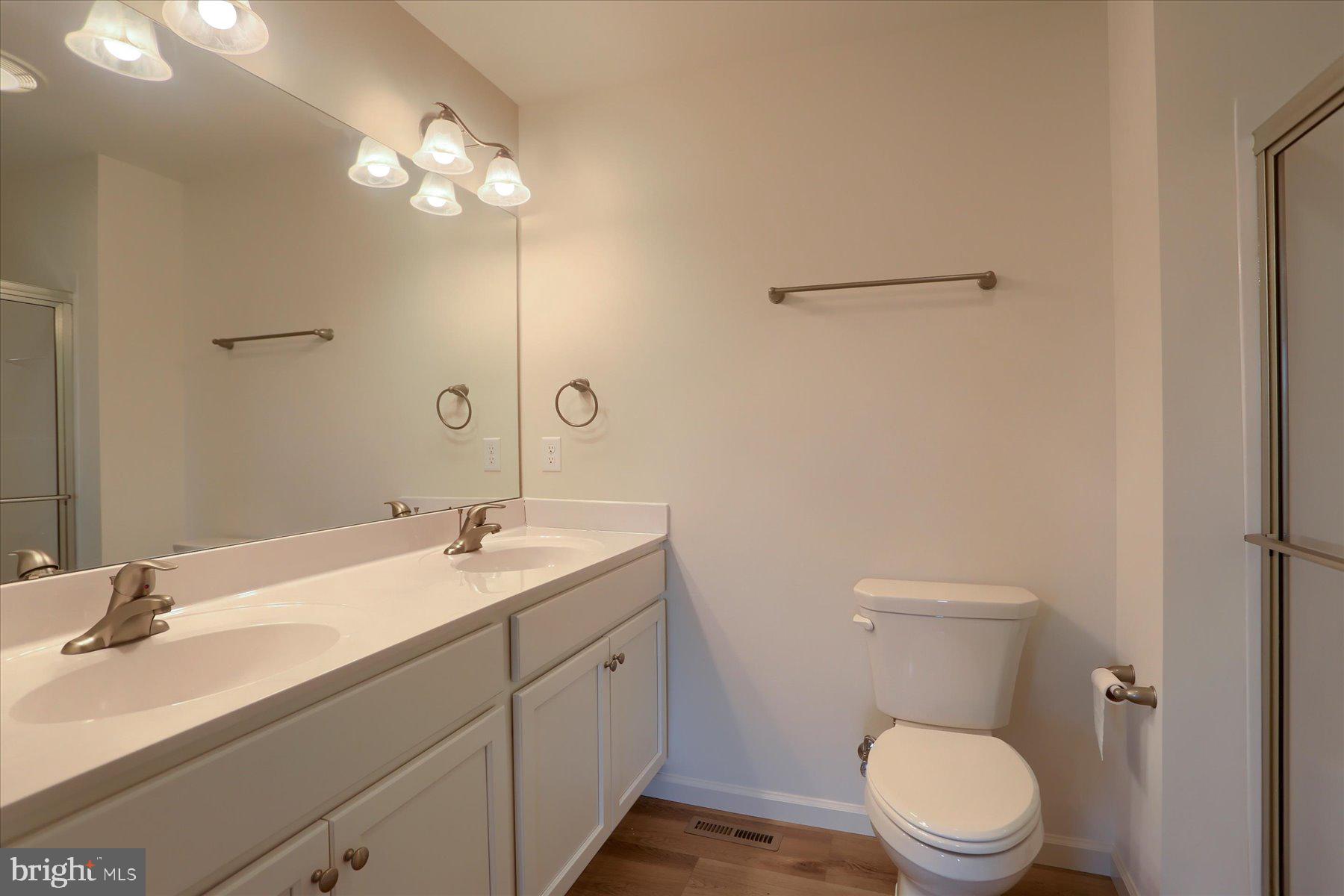 MACINTOSH CROSSING - Residential