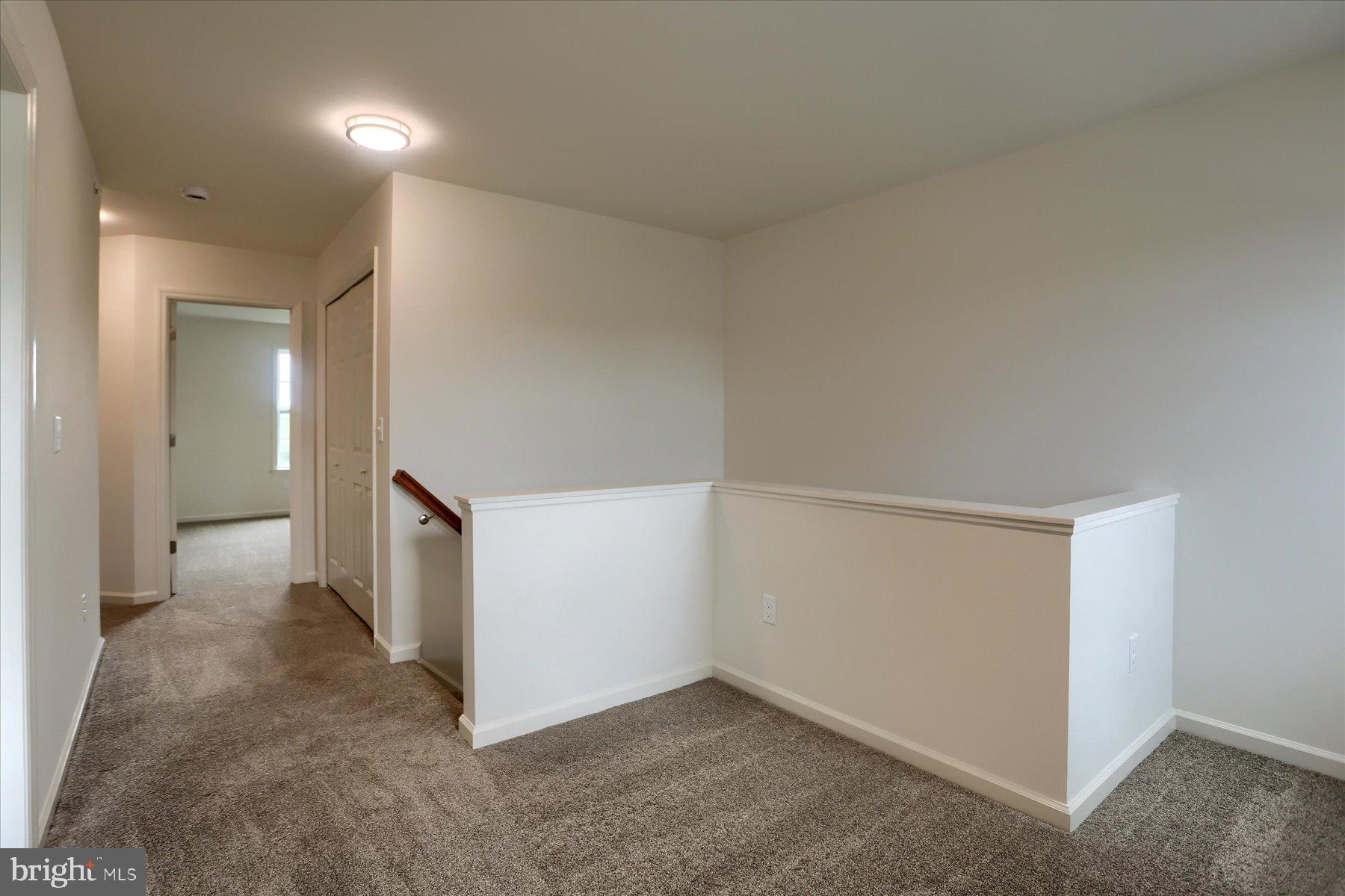 MACINTOSH CROSSING - Residential