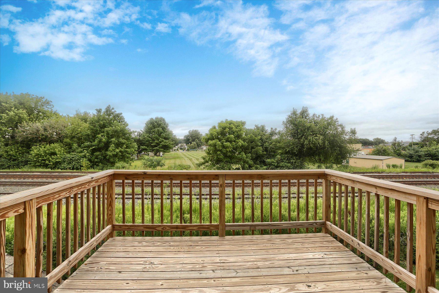 MACINTOSH CROSSING - Residential