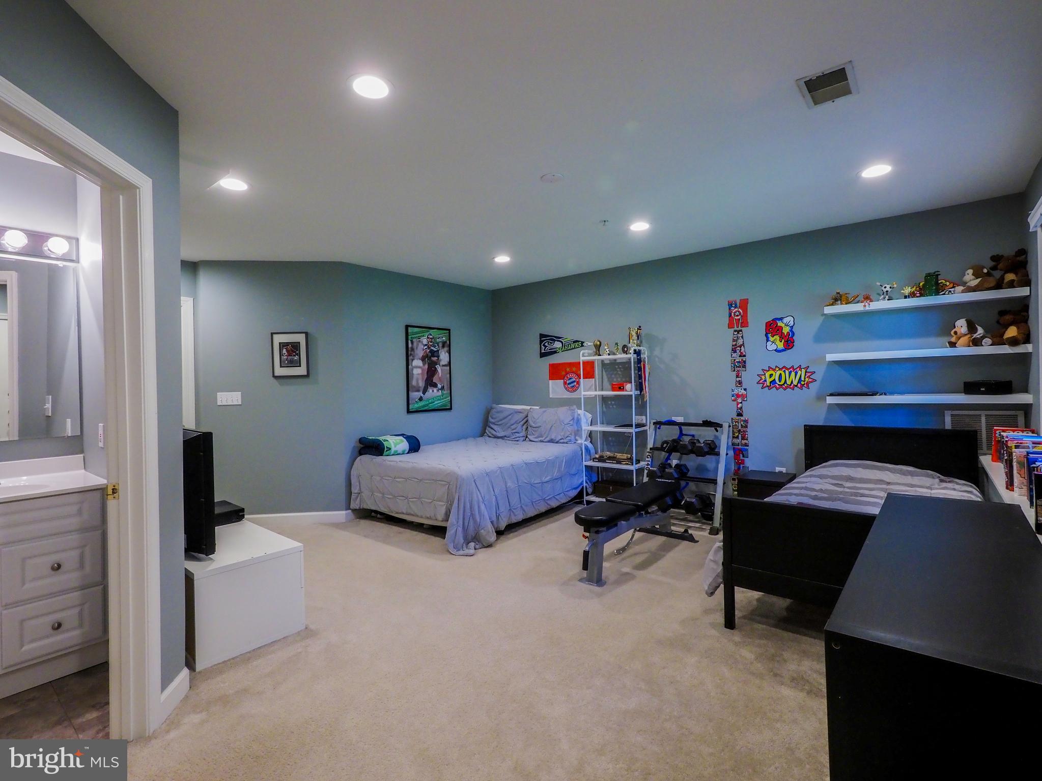 LYNDWOOD - Residential