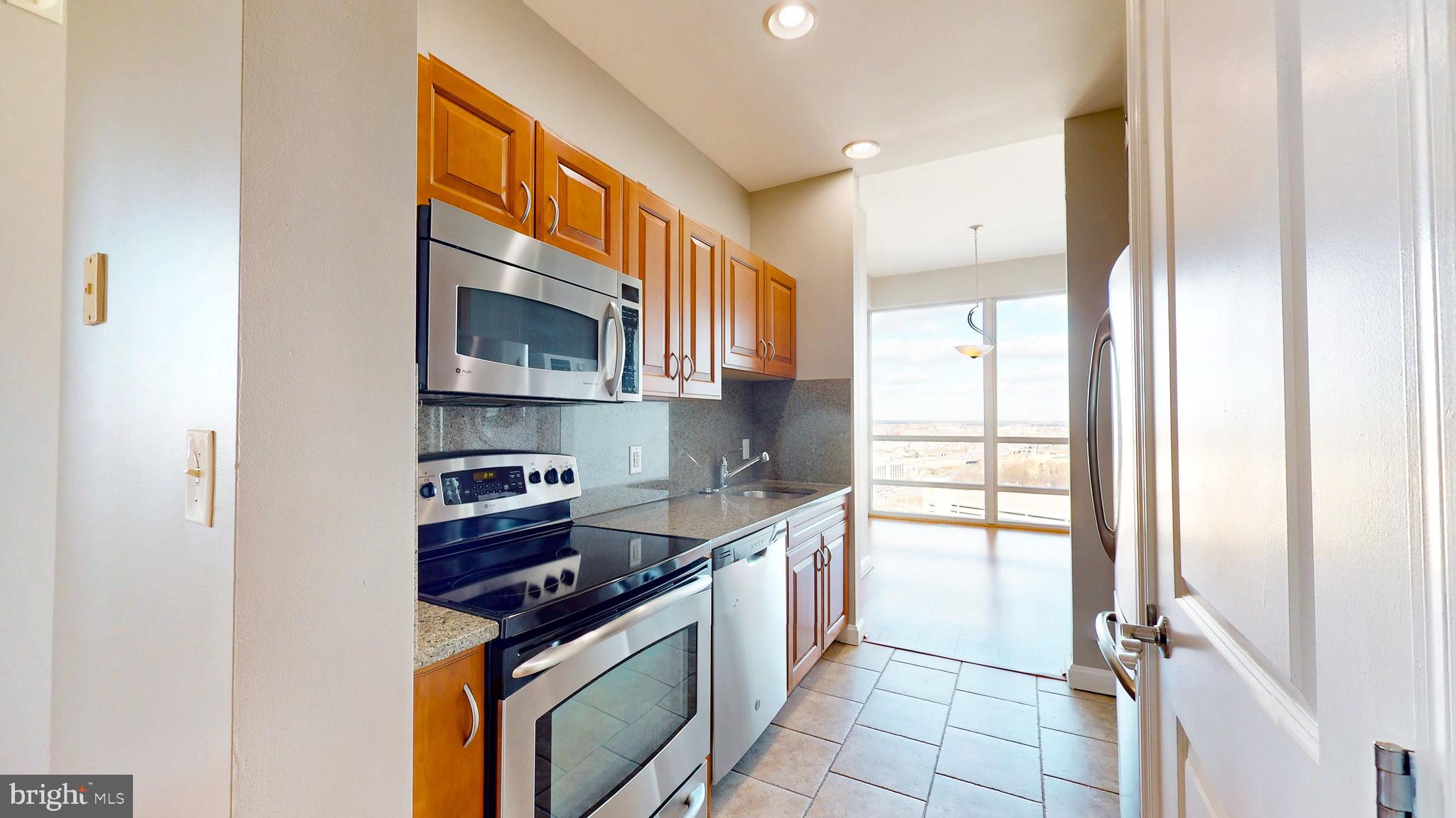 WATERFRONT SQUARE - Residential