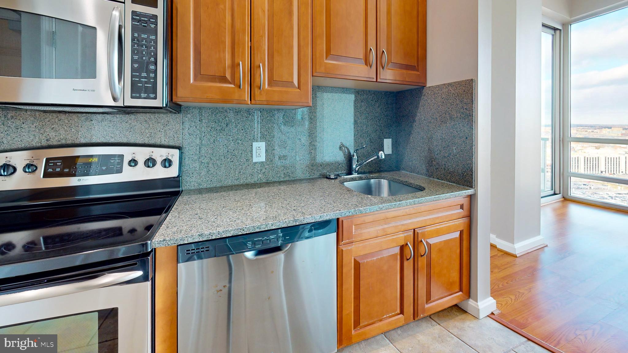 WATERFRONT SQUARE - Residential