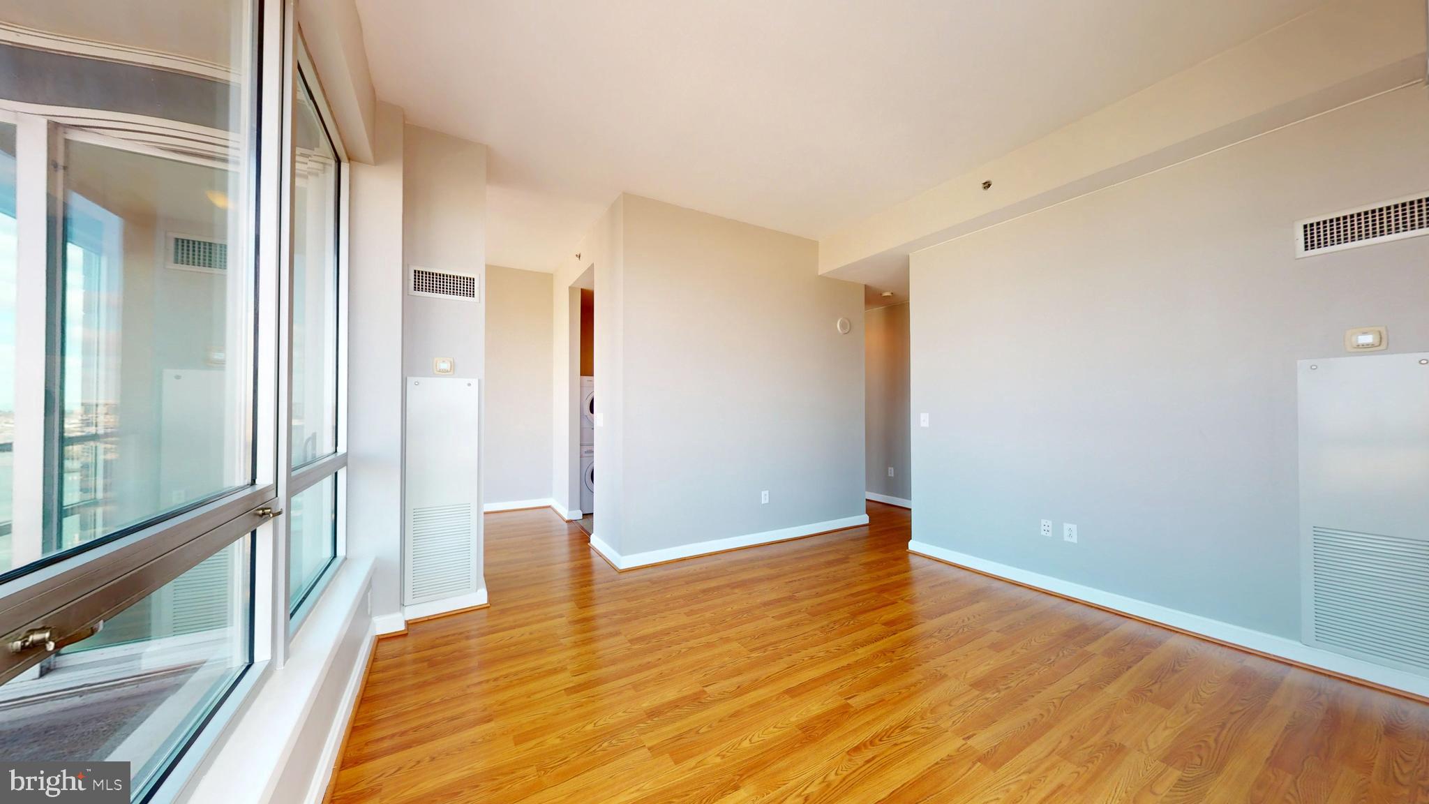 WATERFRONT SQUARE - Residential