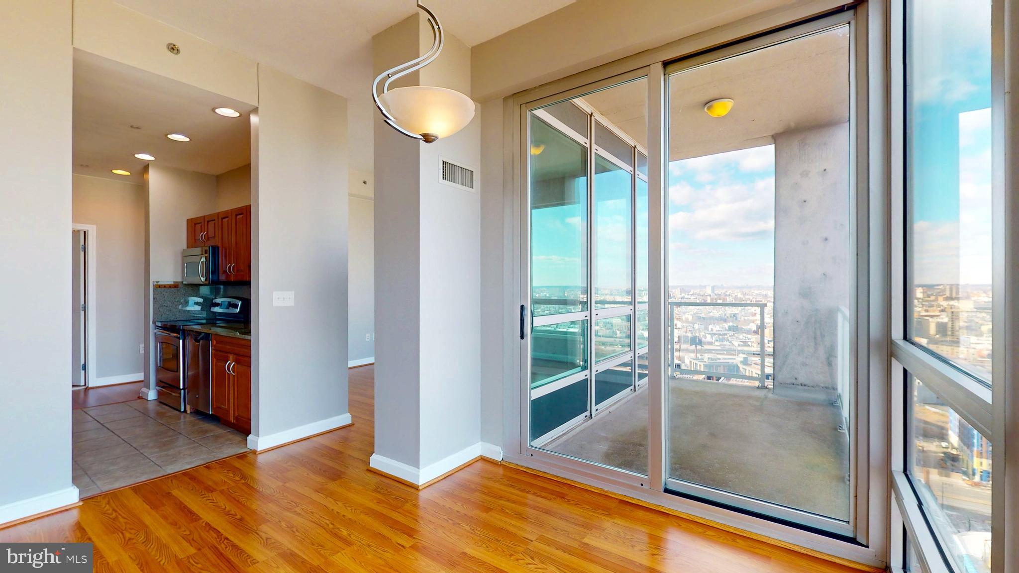 WATERFRONT SQUARE - Residential