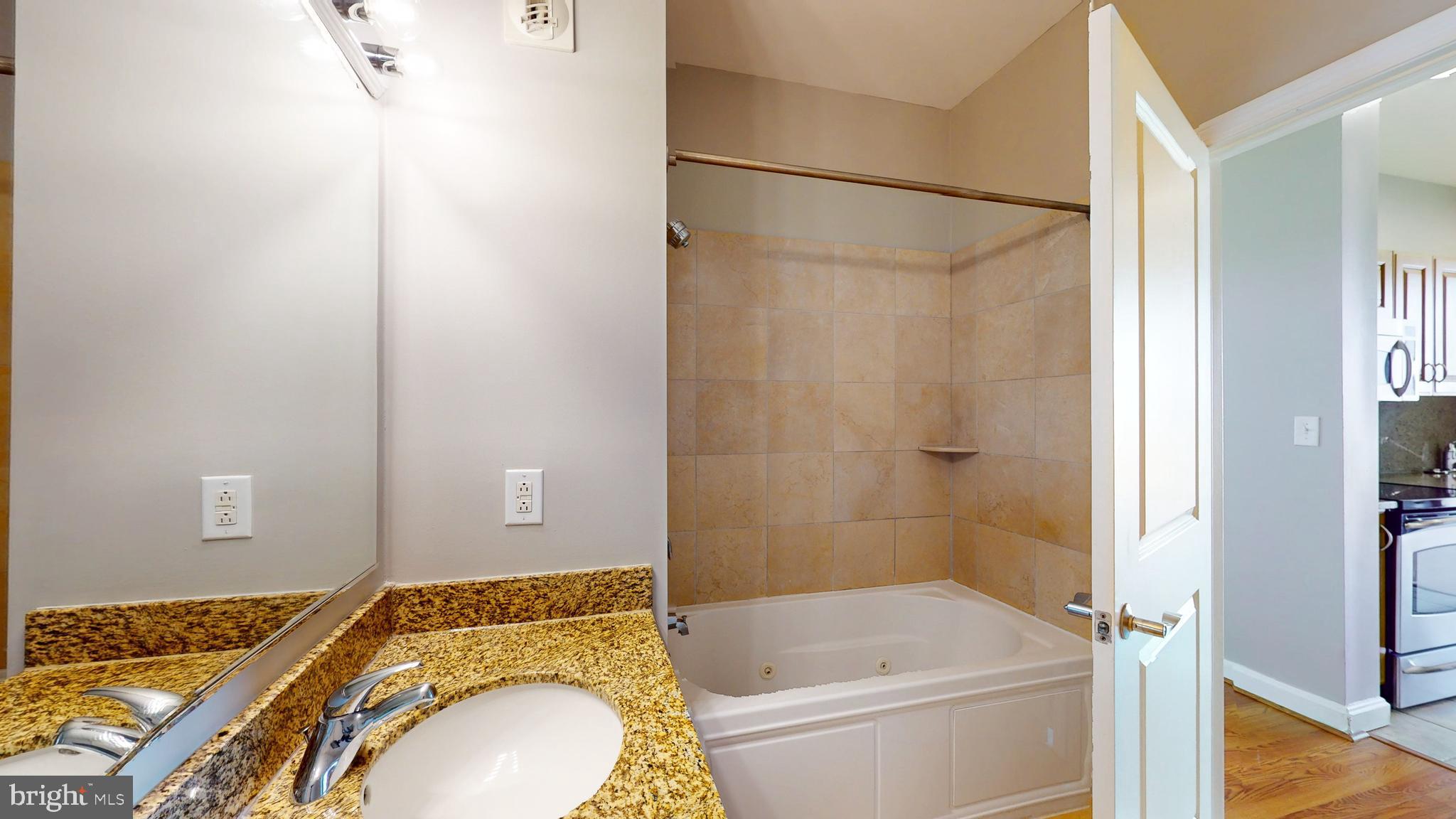 WATERFRONT SQUARE - Residential