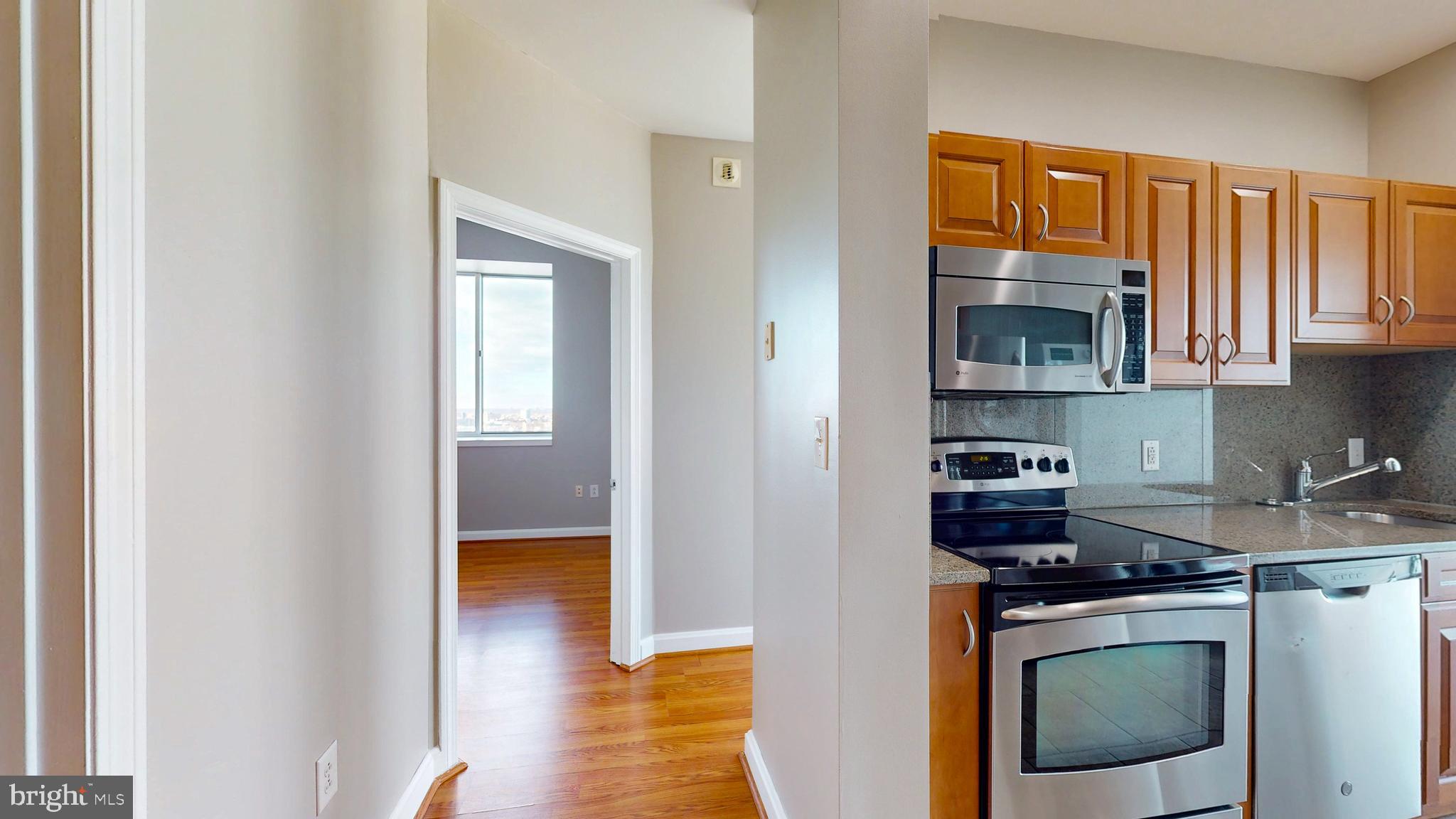 WATERFRONT SQUARE - Residential