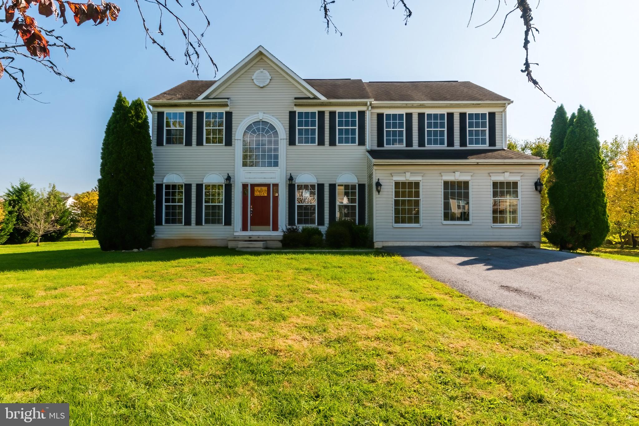 APPLE KNOLLS ESTATES - Residential