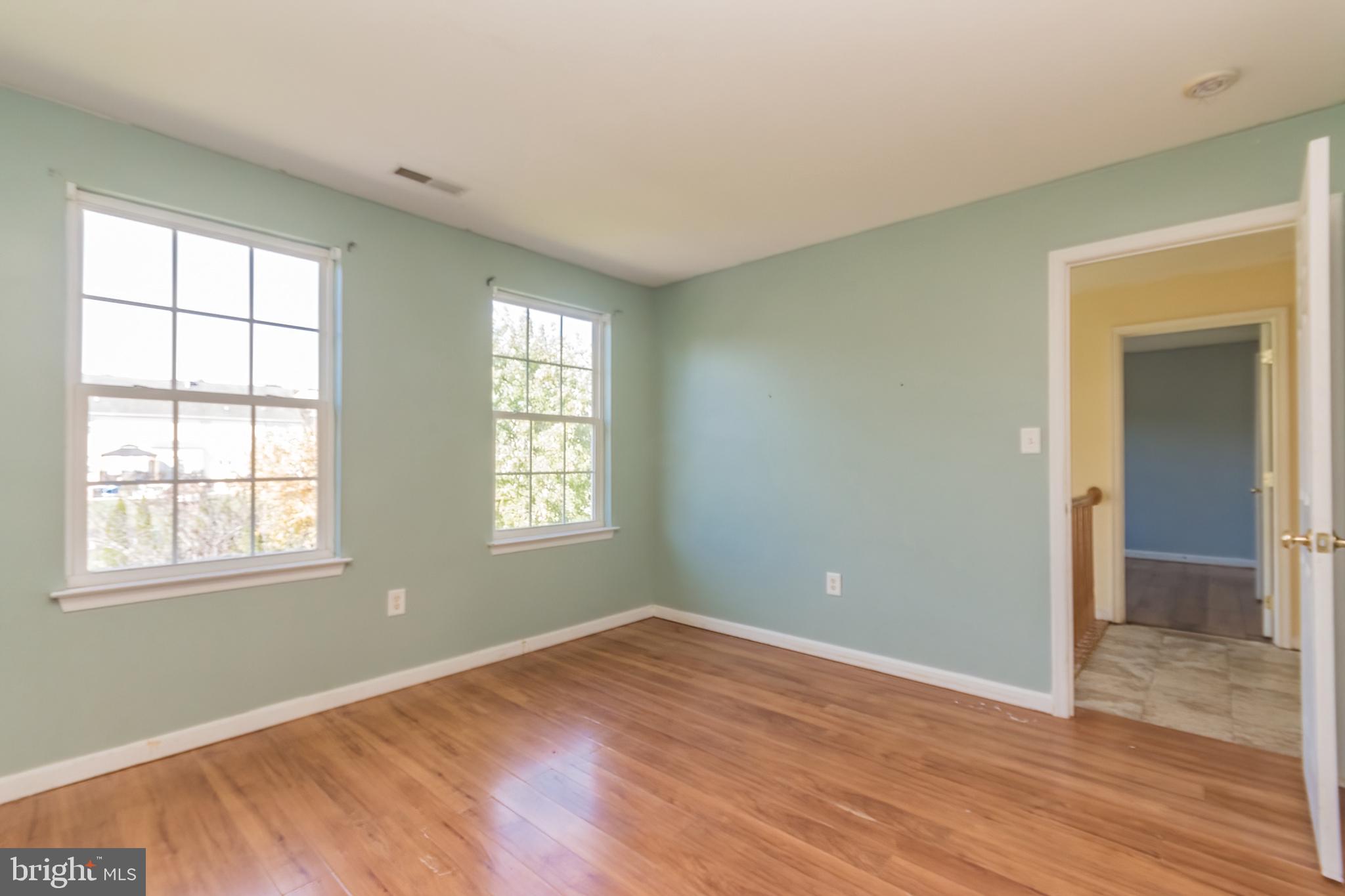 APPLE KNOLLS ESTATES - Residential