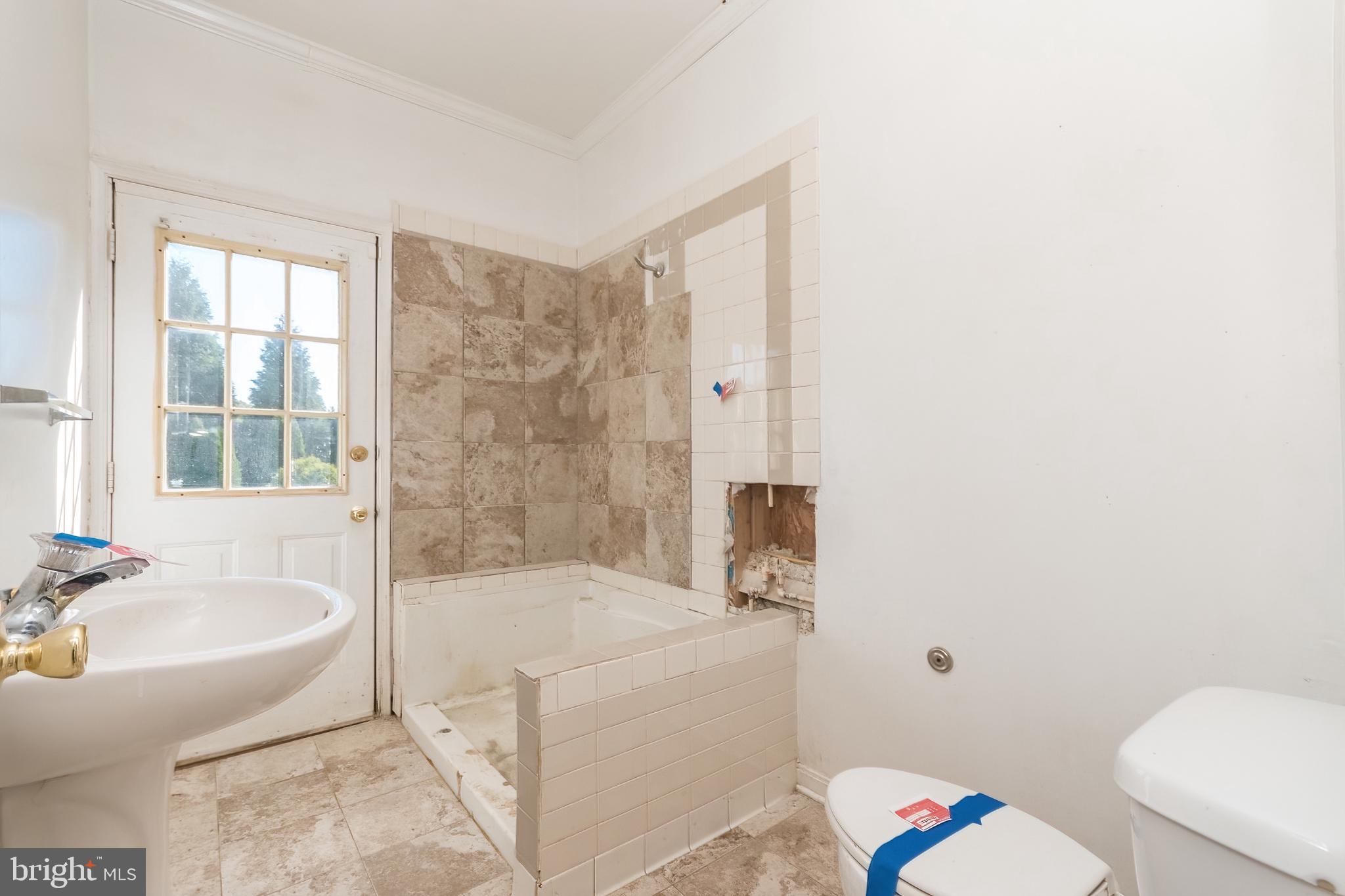 APPLE KNOLLS ESTATES - Residential