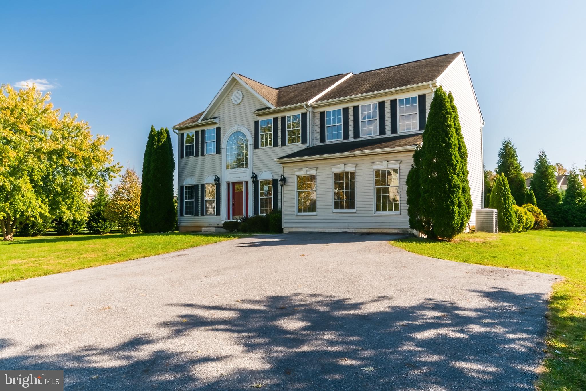 APPLE KNOLLS ESTATES - Residential