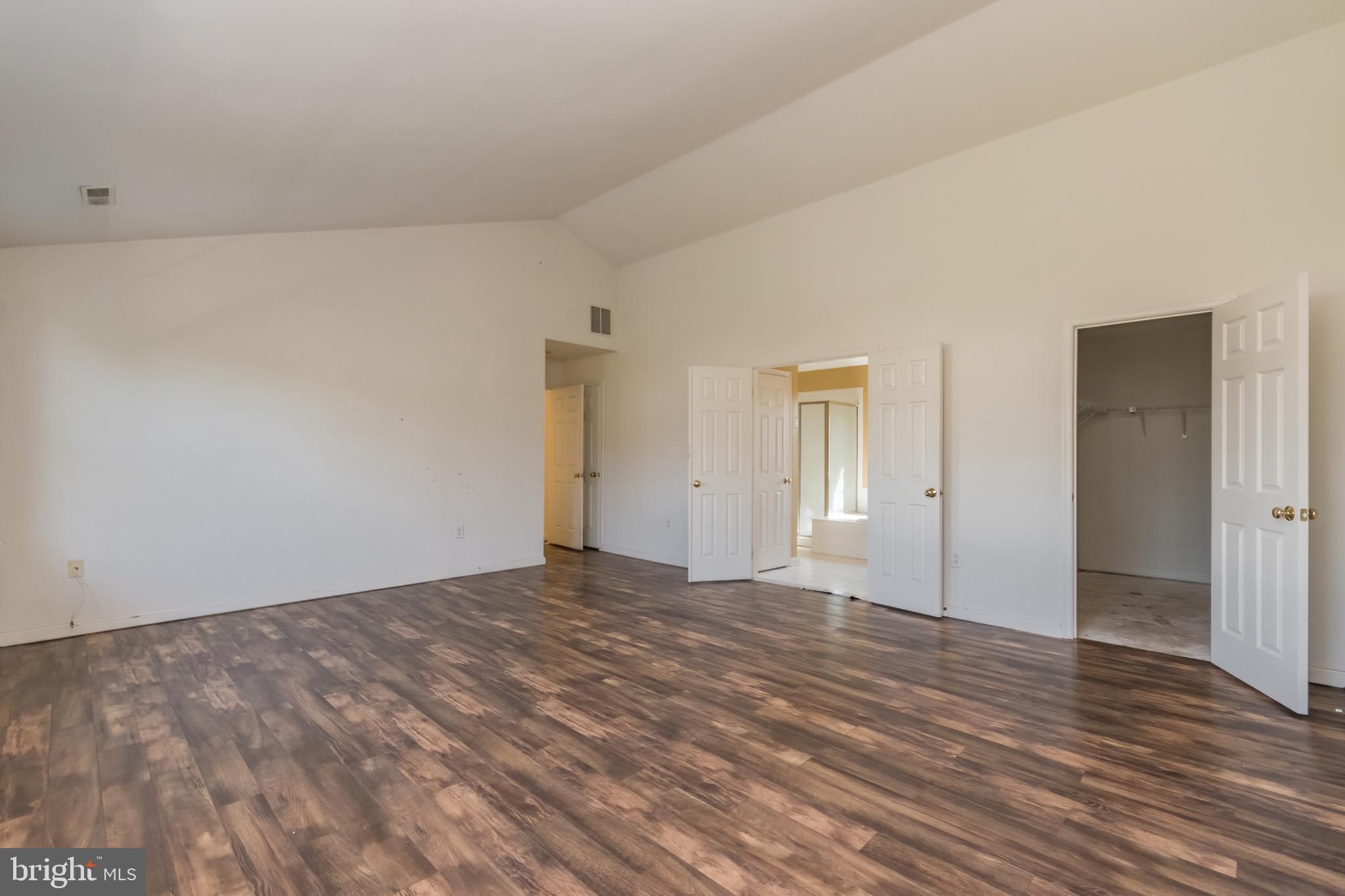 APPLE KNOLLS ESTATES - Residential