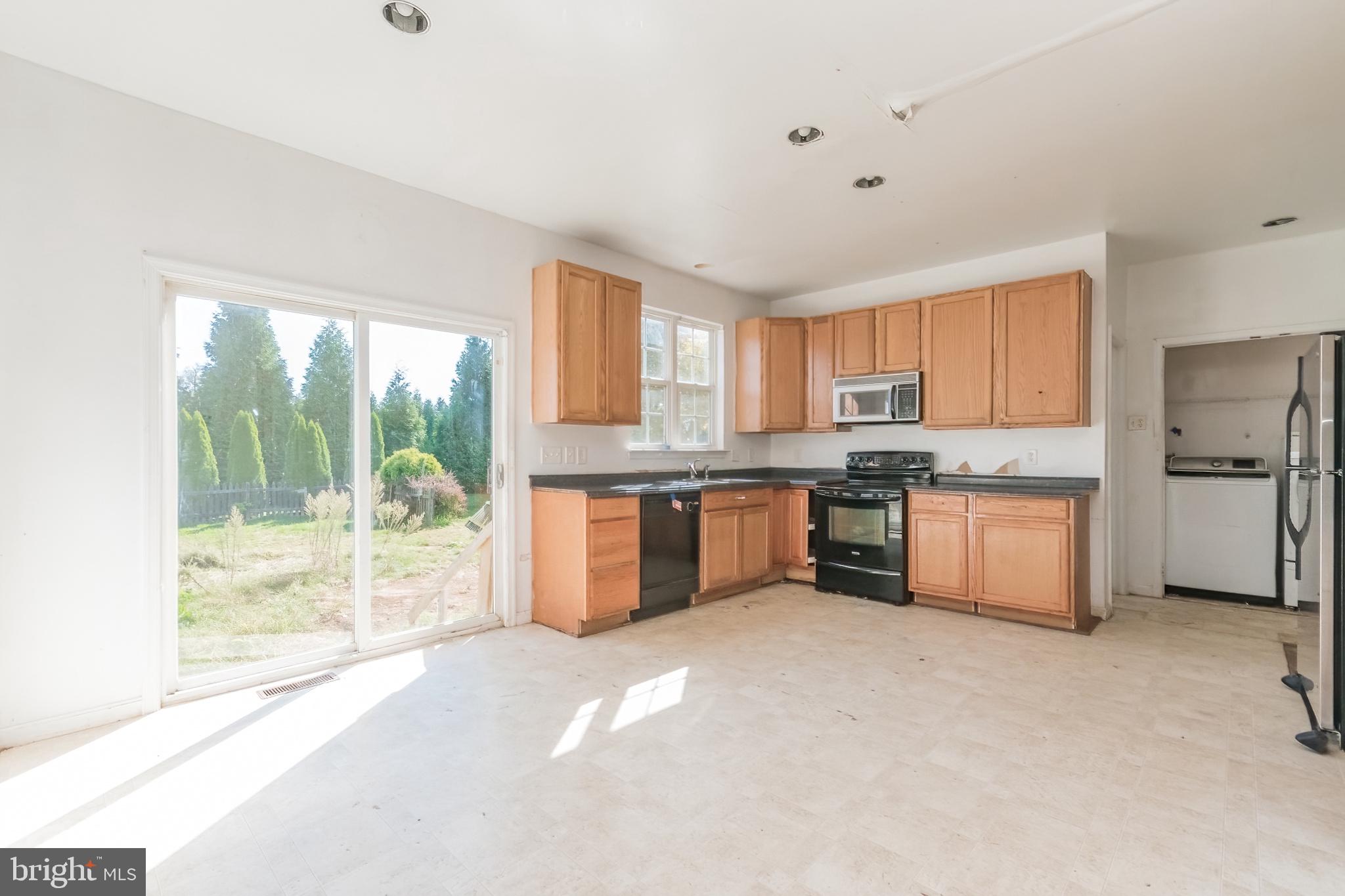 APPLE KNOLLS ESTATES - Residential