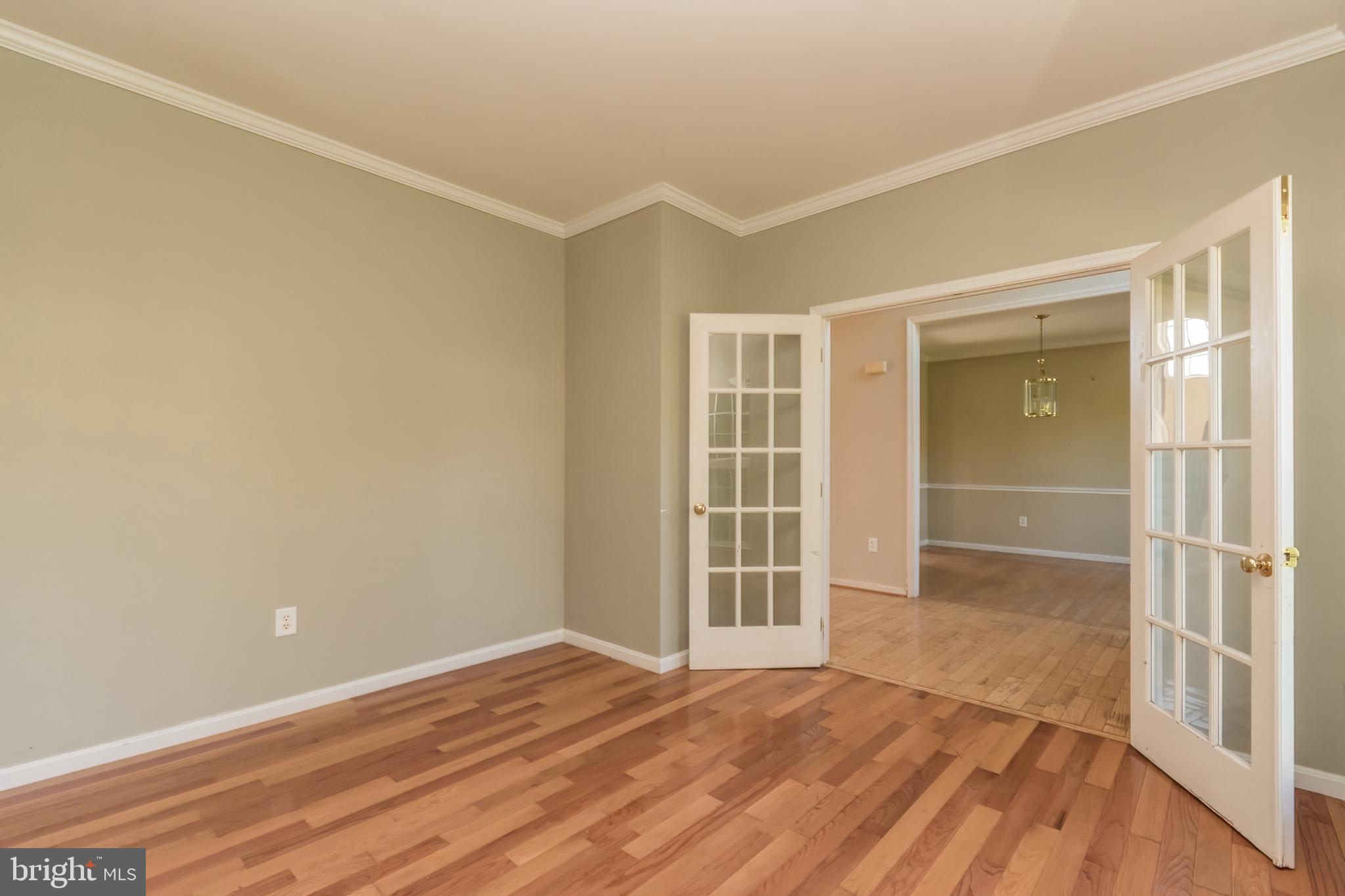 APPLE KNOLLS ESTATES - Residential