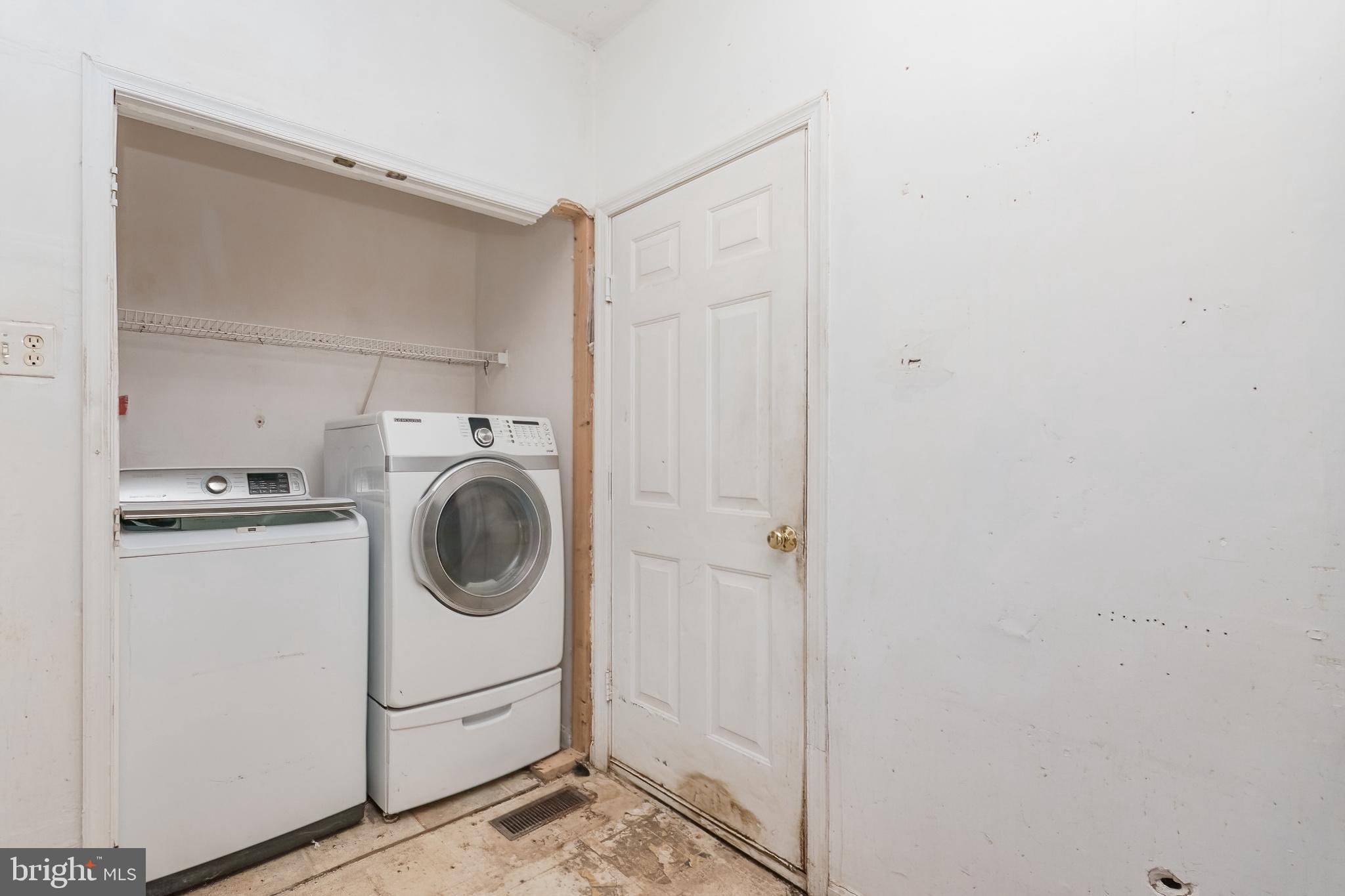 APPLE KNOLLS ESTATES - Residential