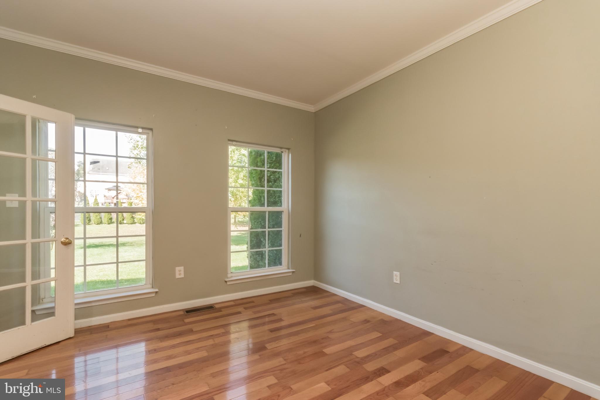 APPLE KNOLLS ESTATES - Residential