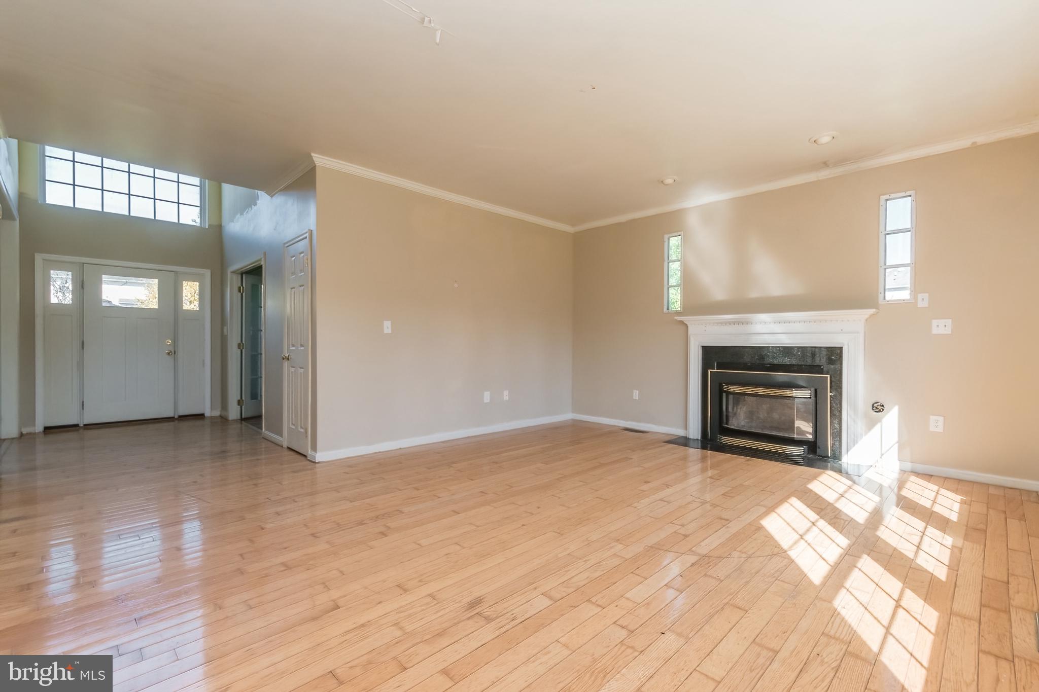 APPLE KNOLLS ESTATES - Residential