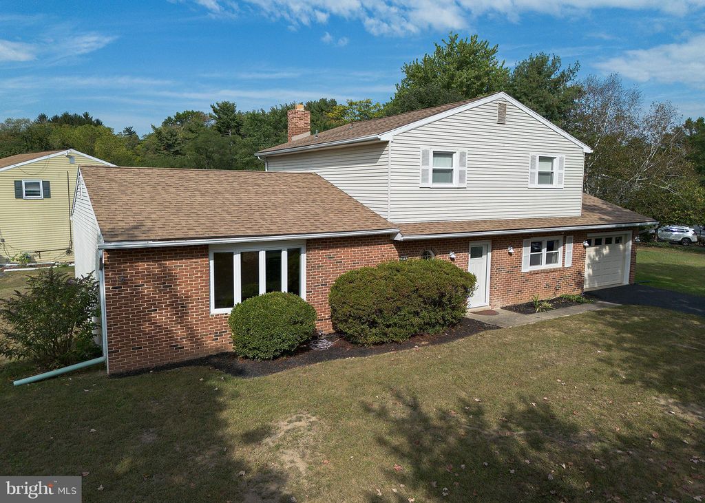 Photo of 498 Allegheny Drive, HARRISBURG, PA 17112 (MLS # PADA2049654)