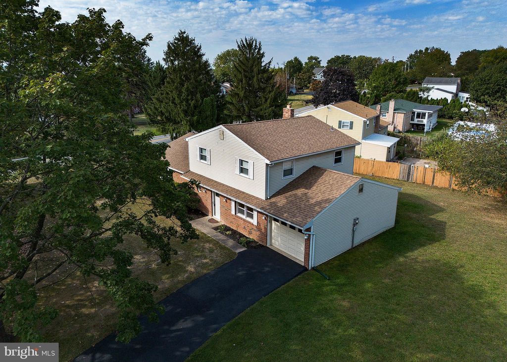 Photo of 498 Allegheny Drive, HARRISBURG, PA 17112 (MLS # PADA2049654)