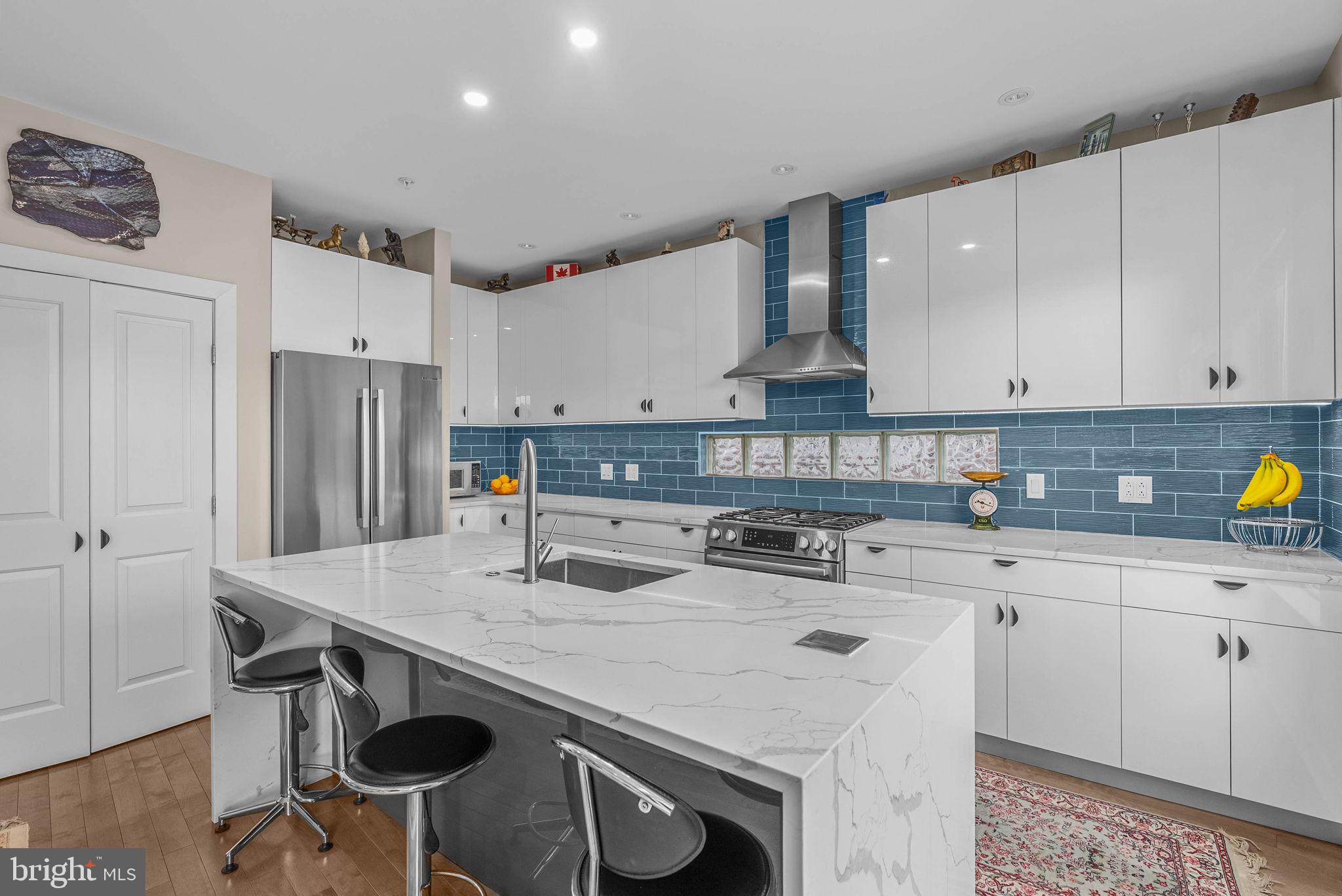 PENNSPORT - Commercial Sale