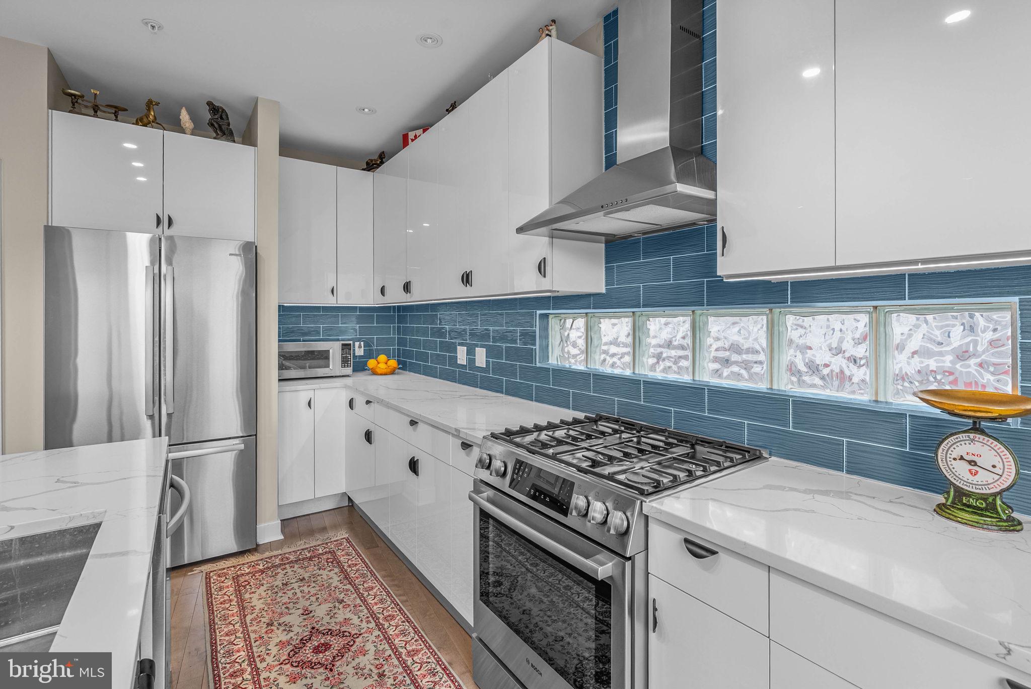 PENNSPORT - Commercial Sale