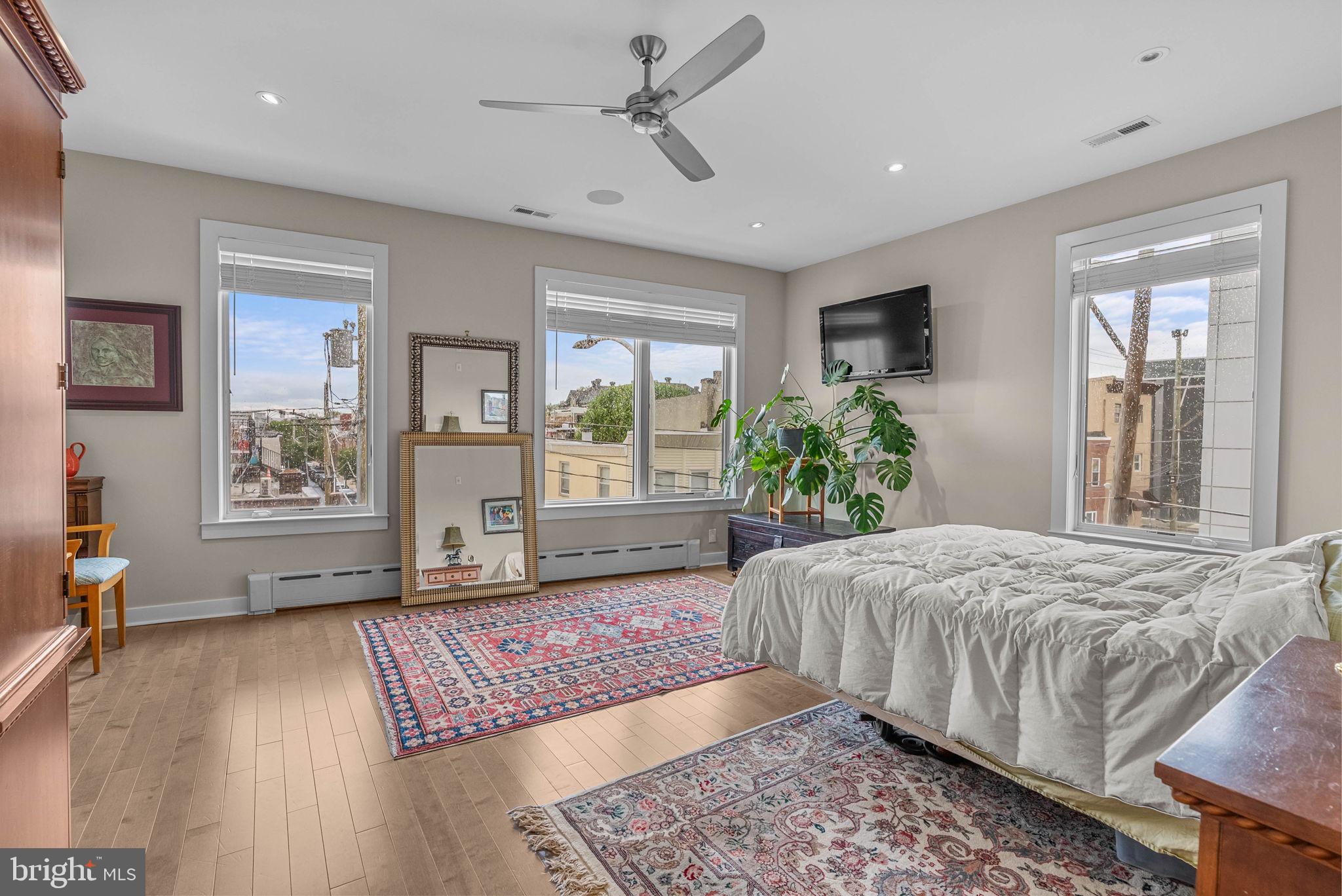 PENNSPORT - Commercial Sale