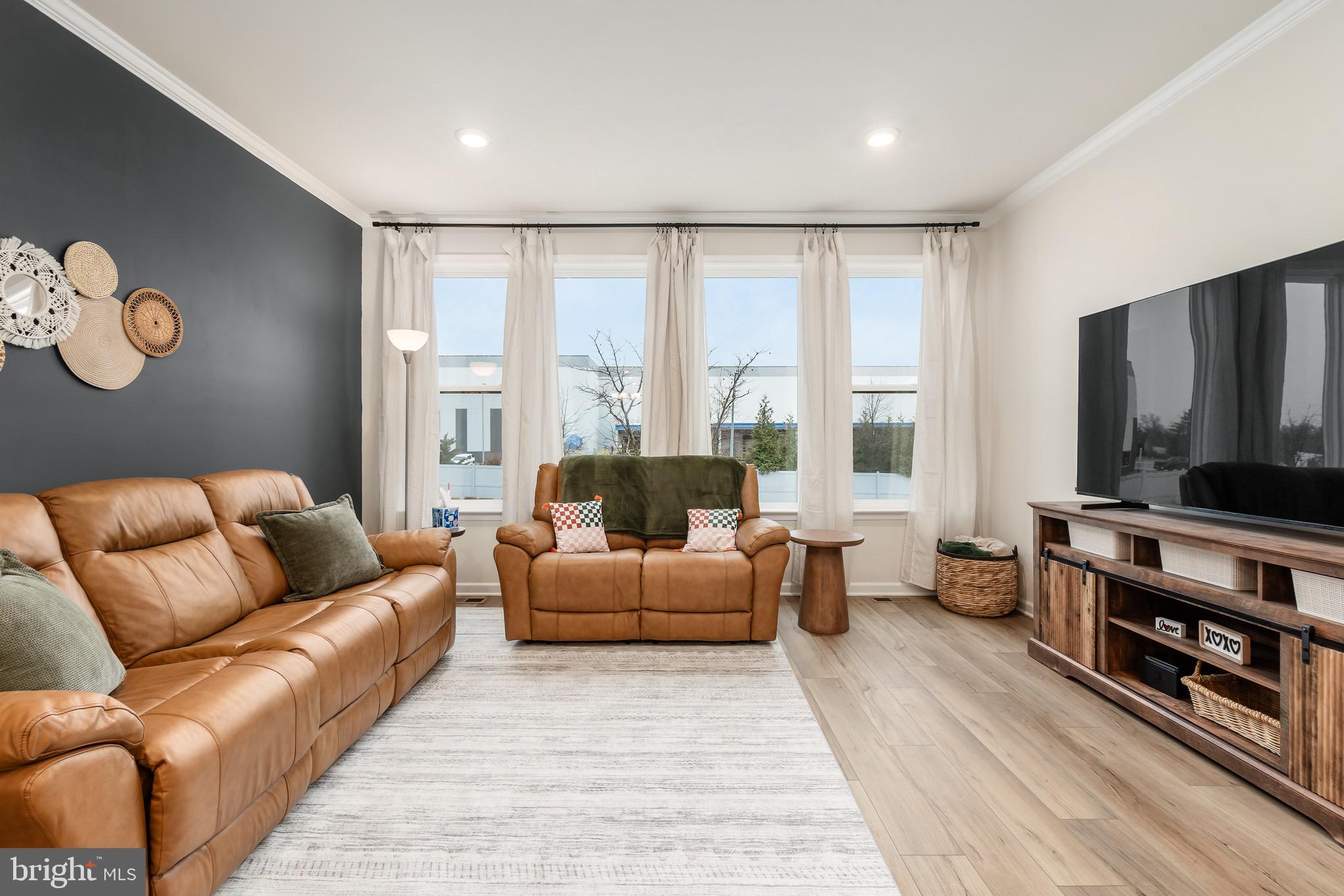 VISTA GARDENS - Residential