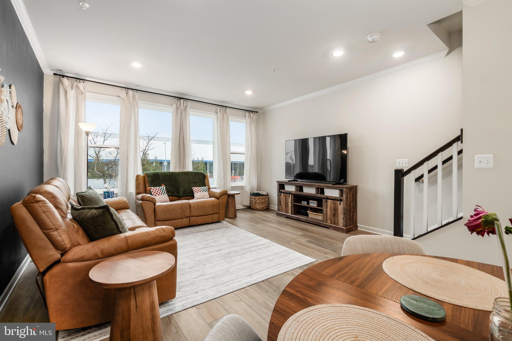 VISTA GARDENS - Residential