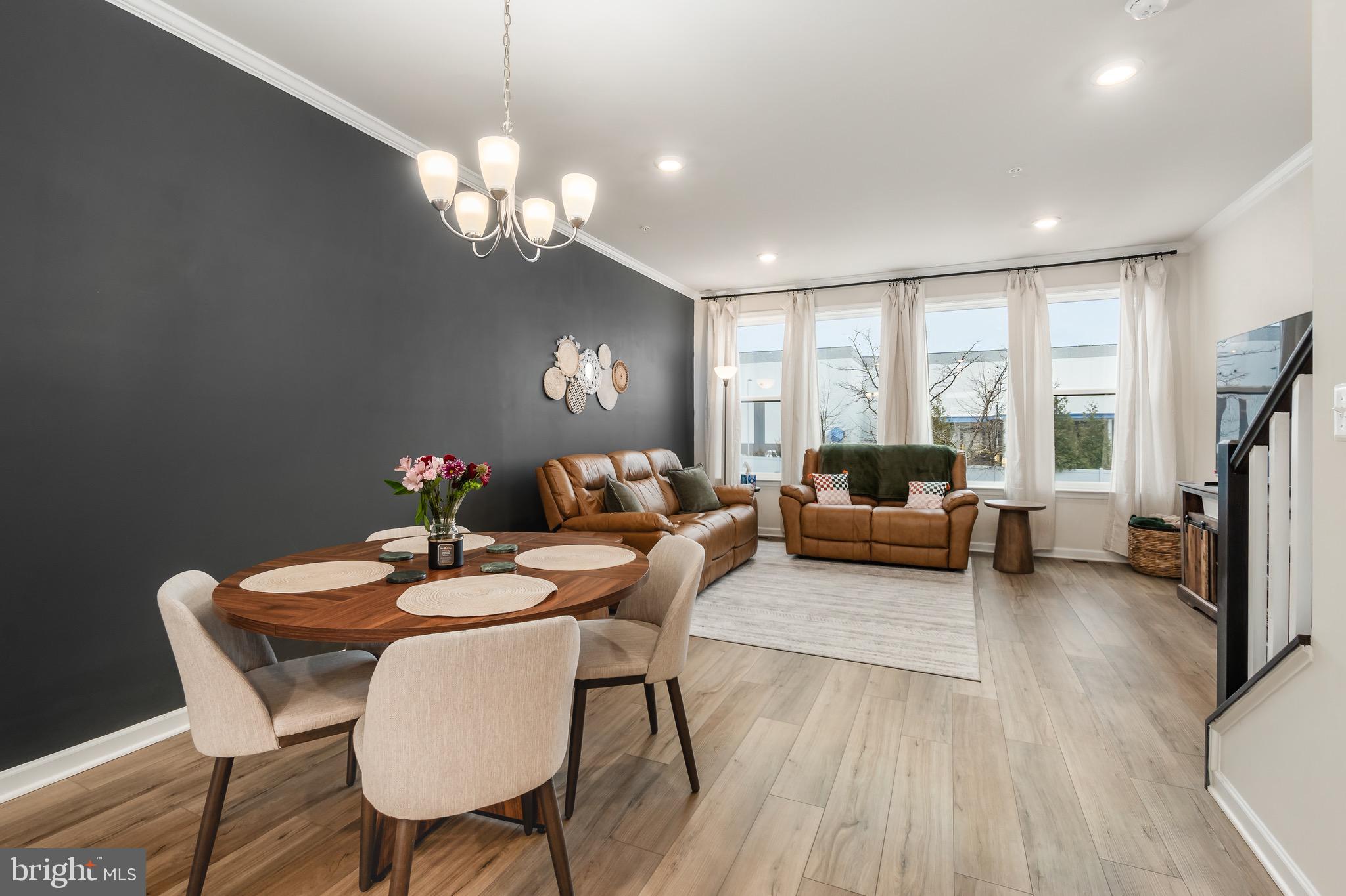 VISTA GARDENS - Residential