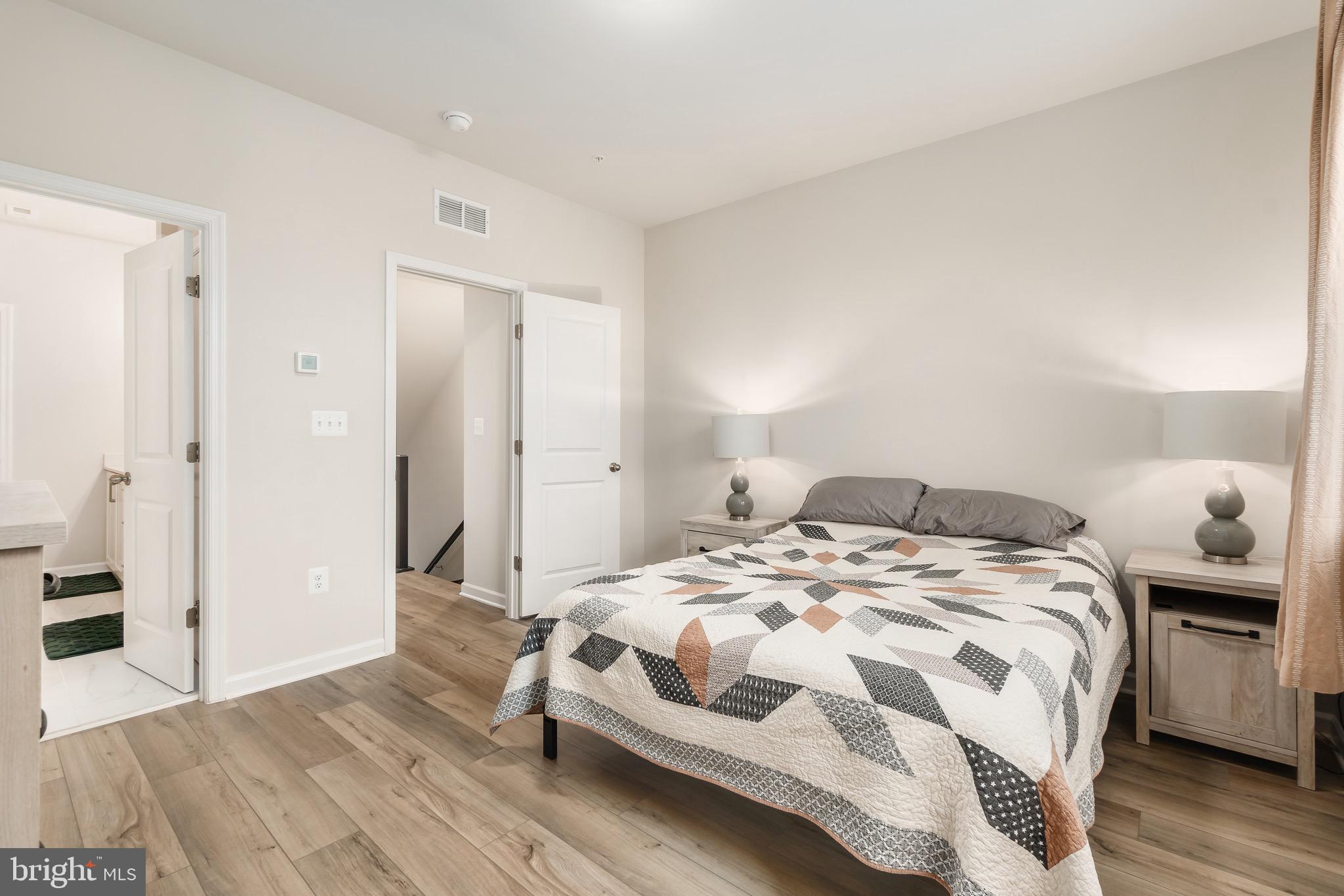 VISTA GARDENS - Residential