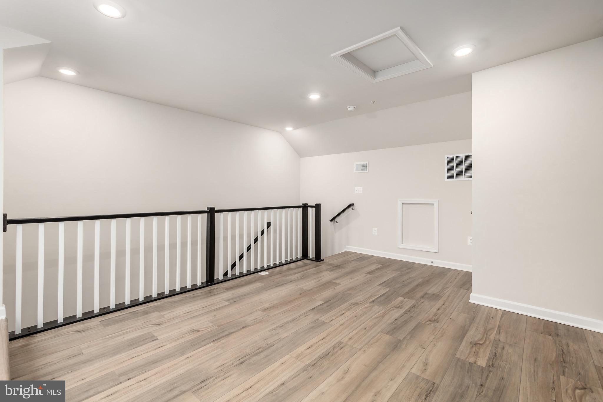 VISTA GARDENS - Residential