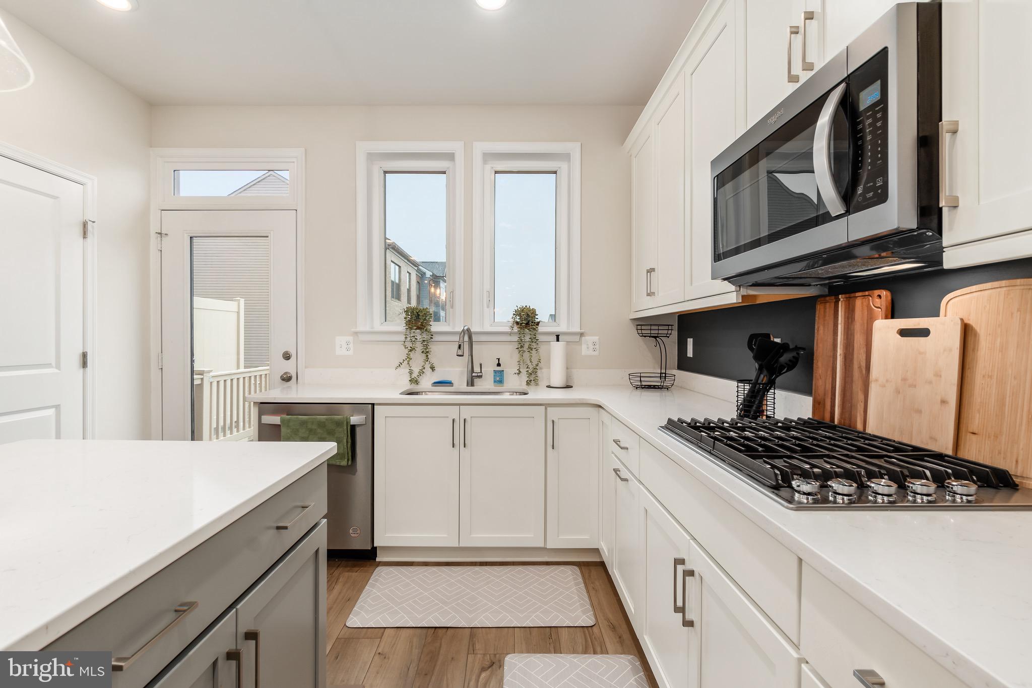 VISTA GARDENS - Residential