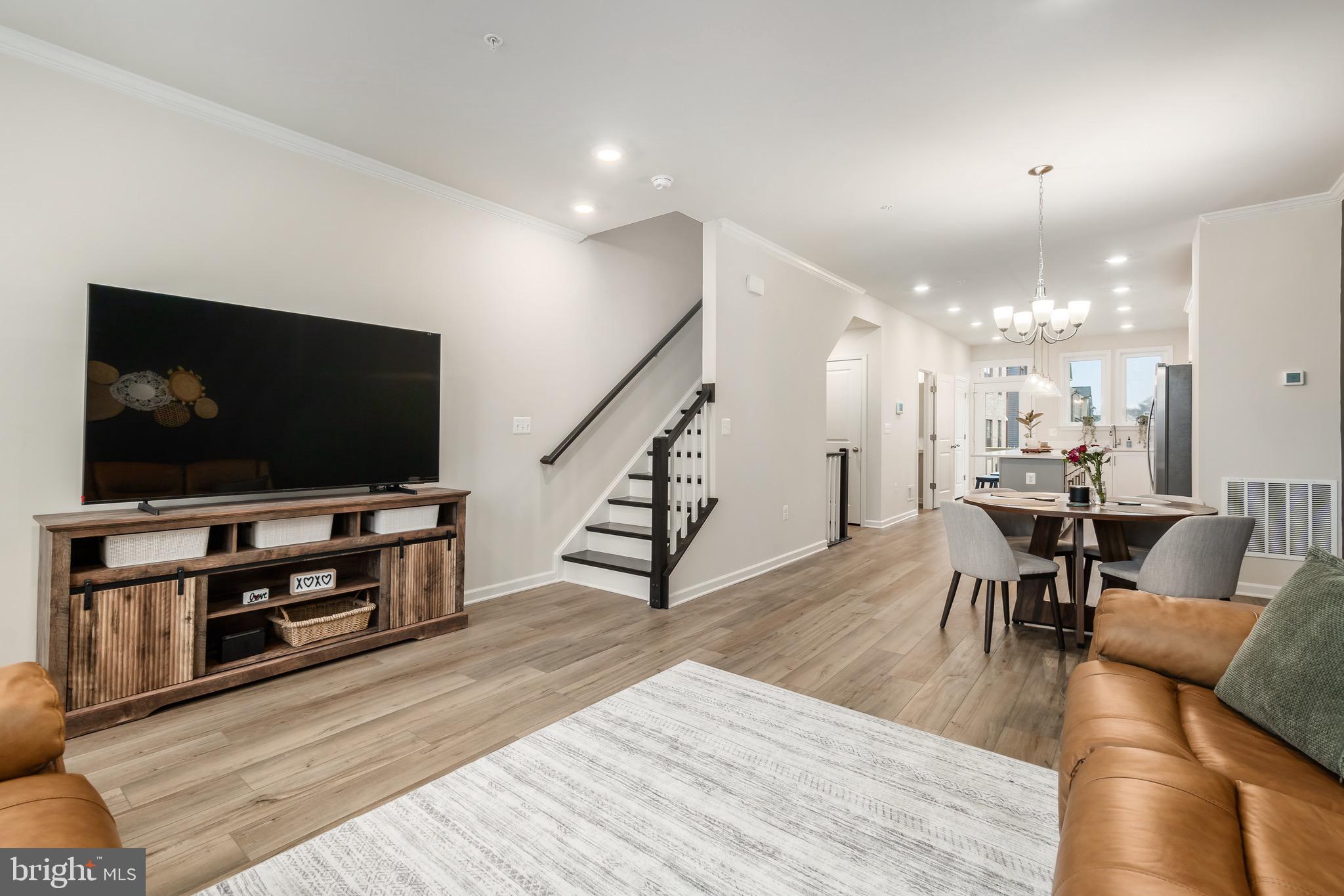 VISTA GARDENS - Residential