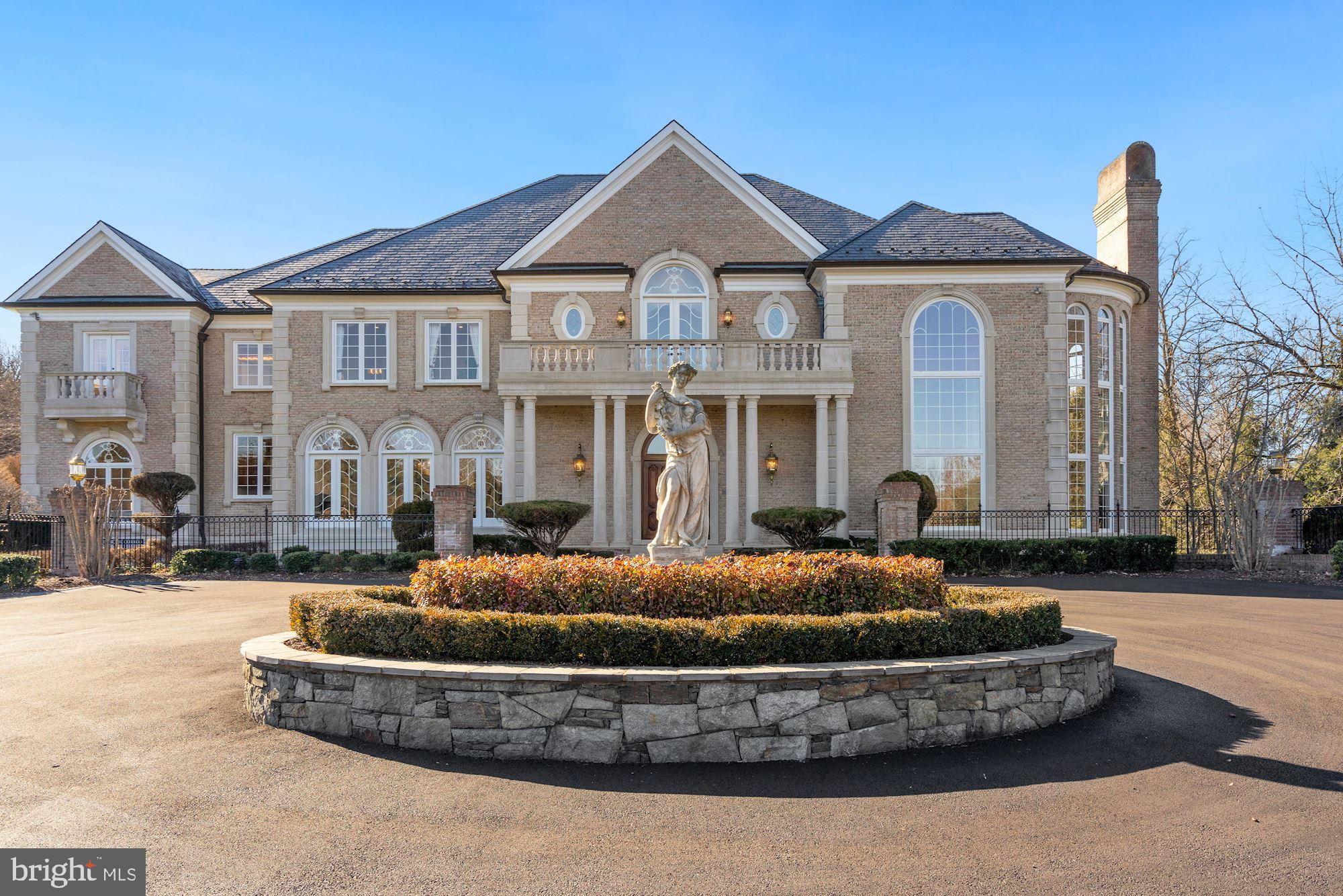 FALCONHURST - Residential