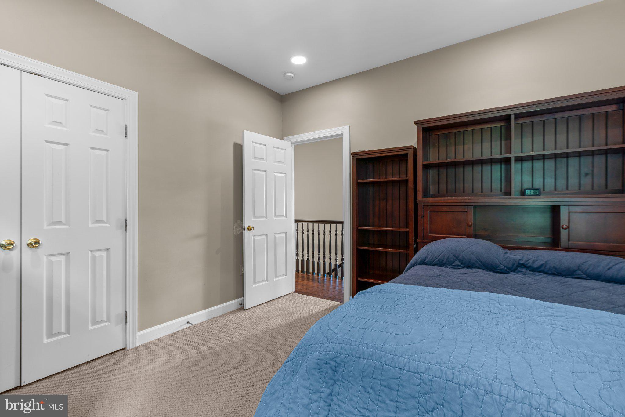 CRESTWOOD - Residential