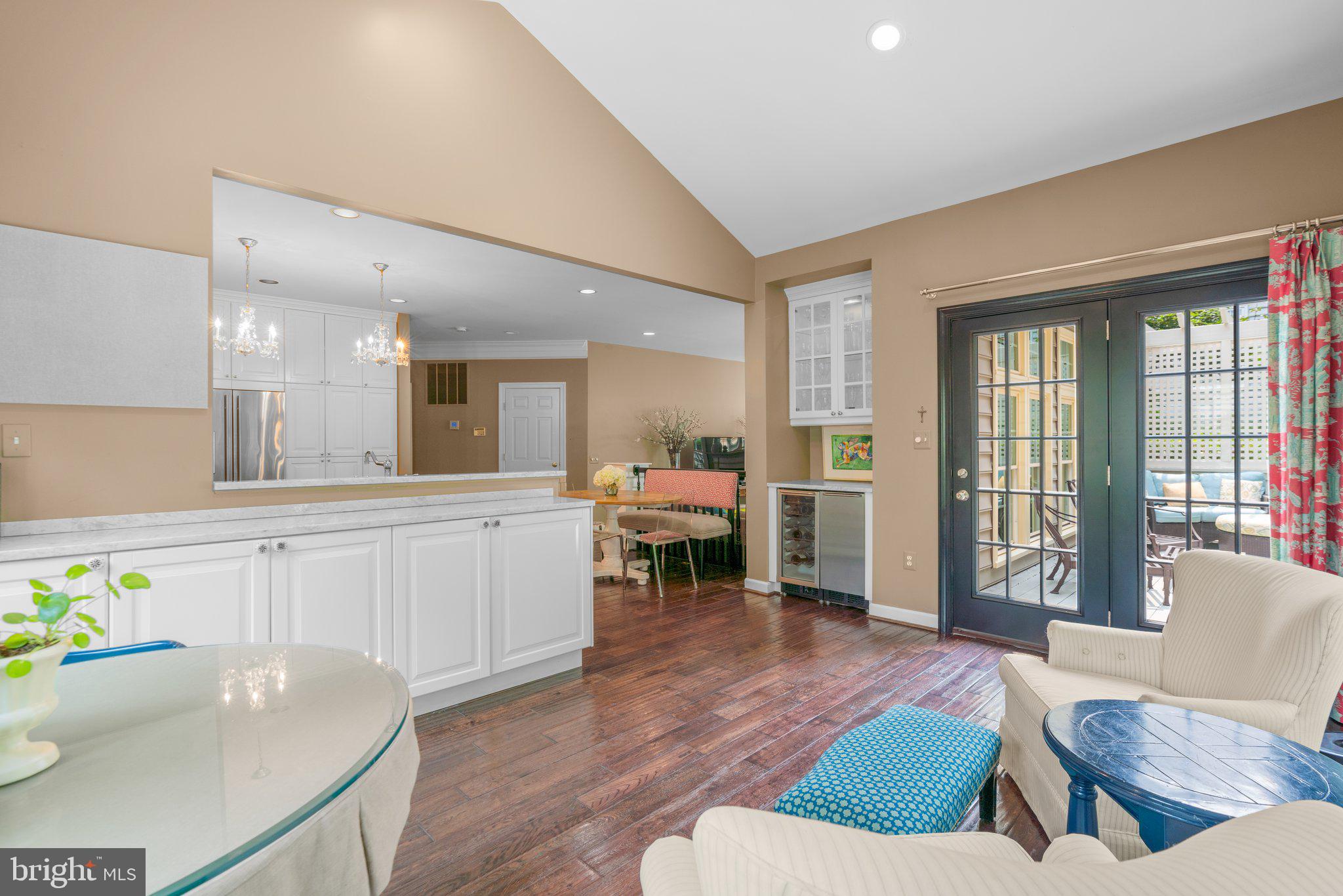 CRESTWOOD - Residential