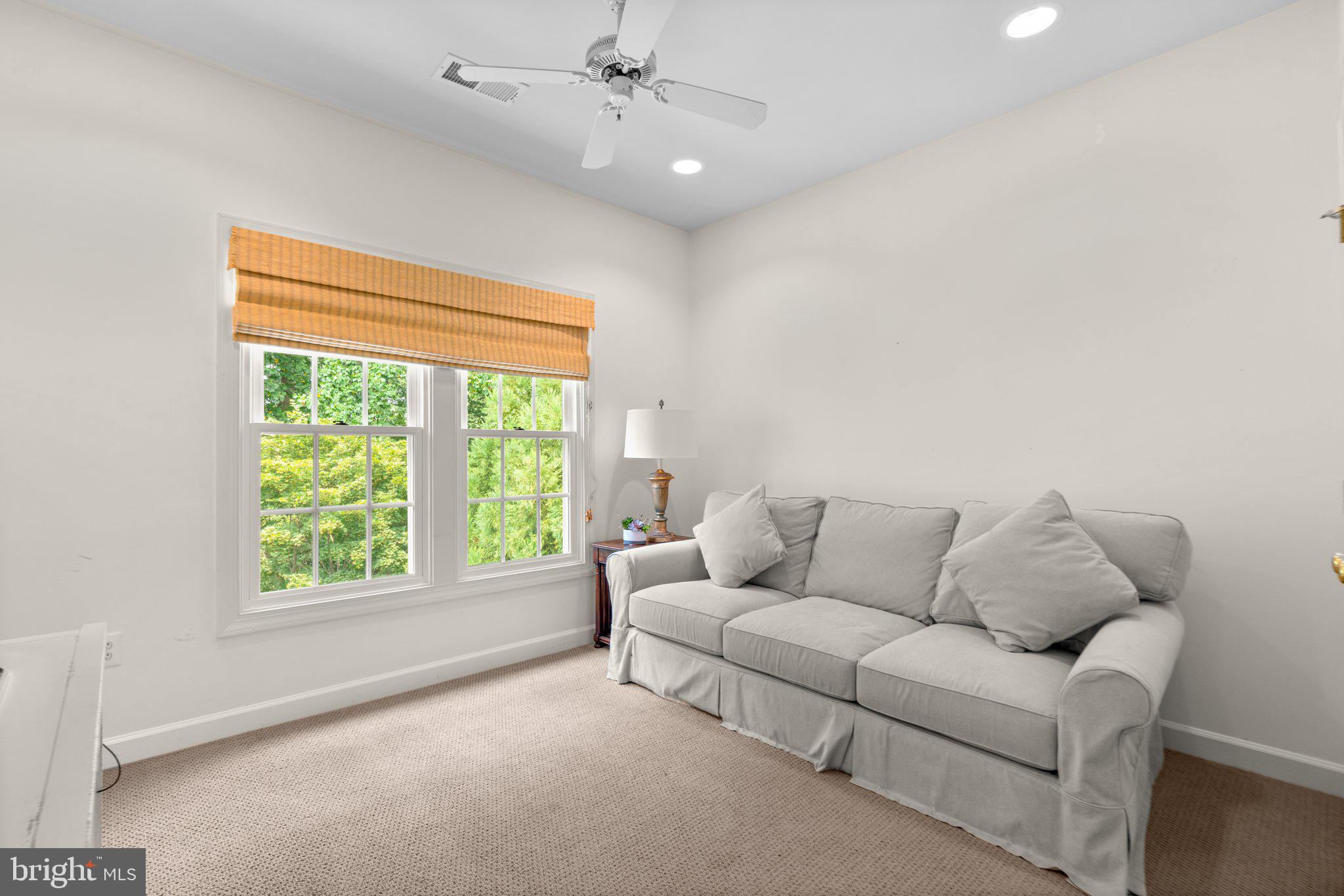 CRESTWOOD - Residential