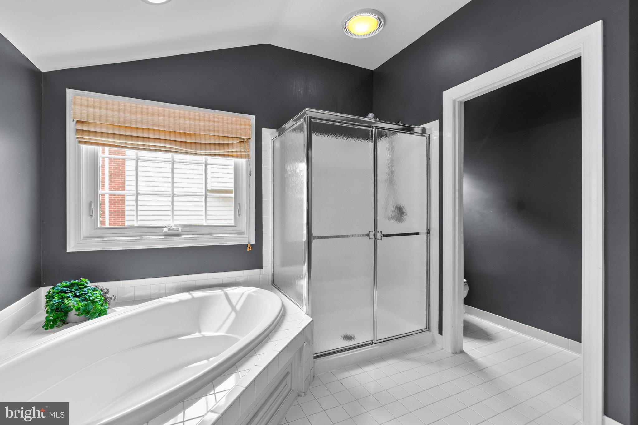 CRESTWOOD - Residential