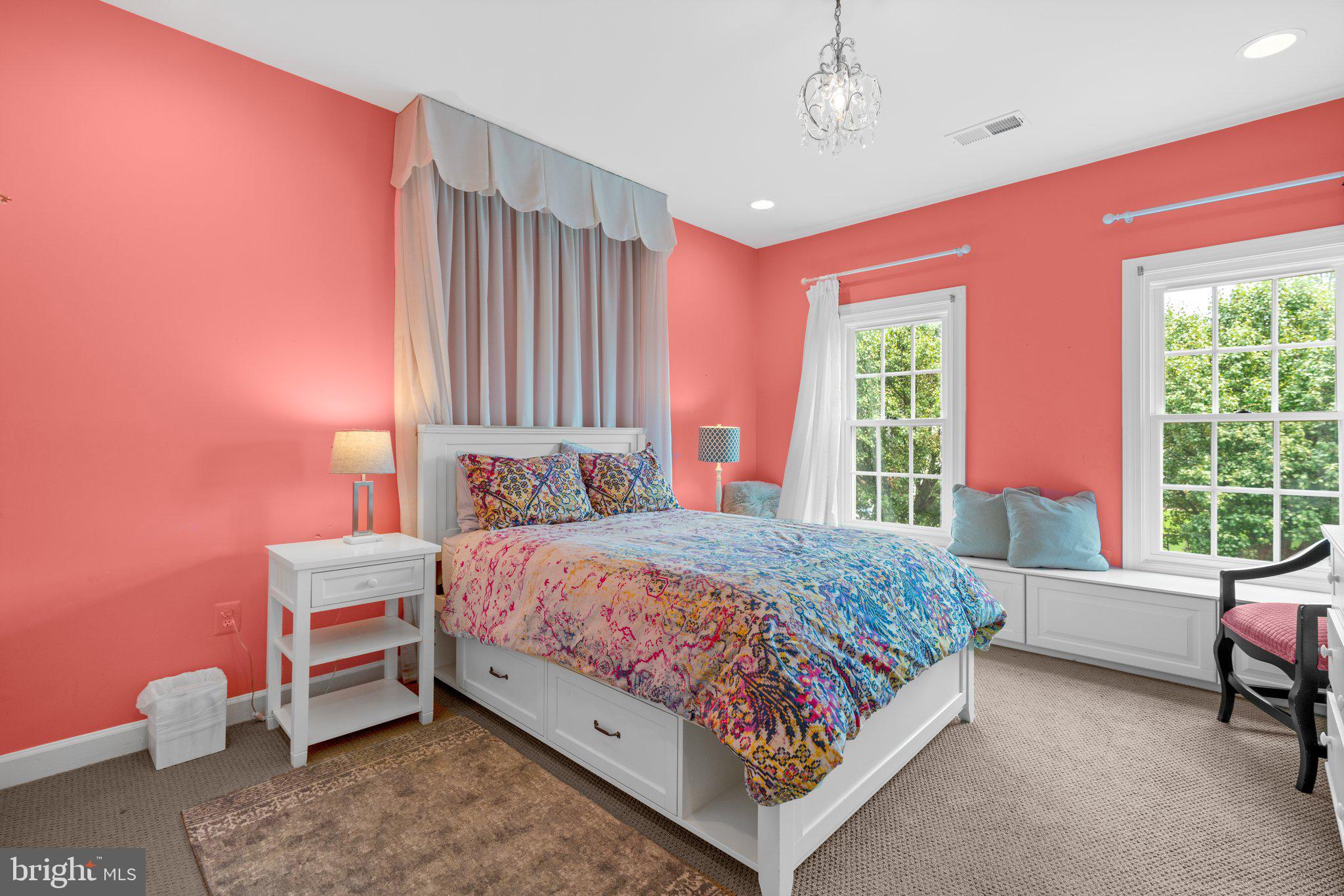 CRESTWOOD - Residential