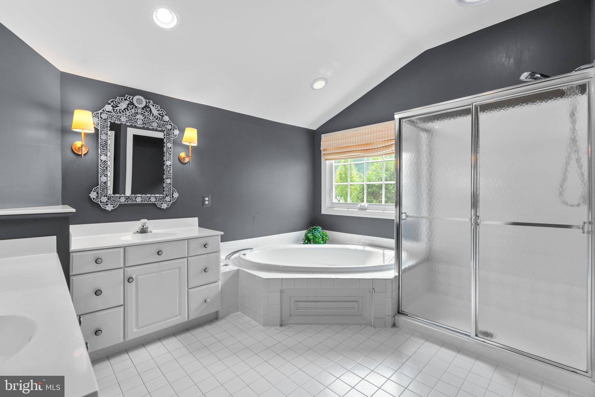 CRESTWOOD - Residential