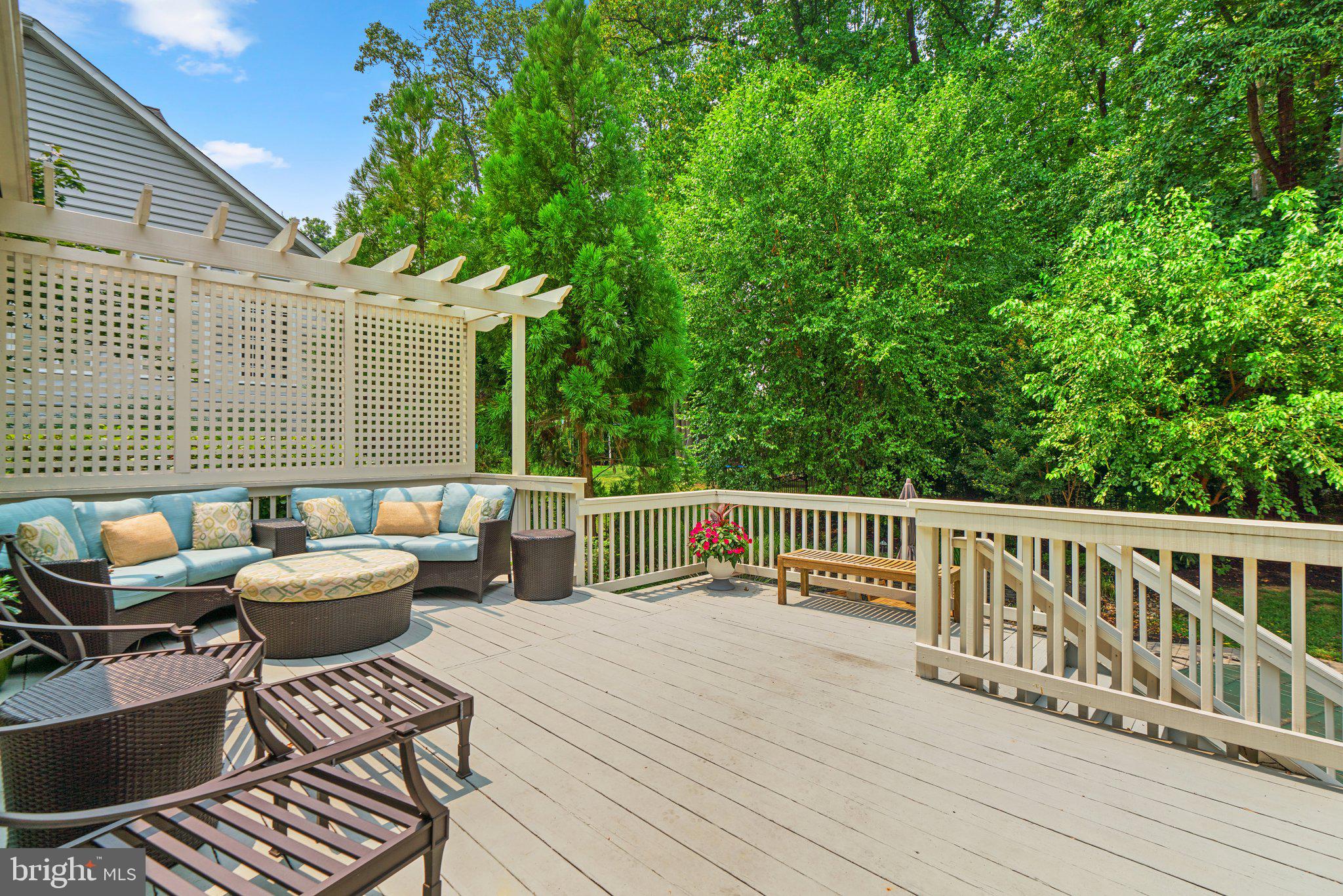 CRESTWOOD - Residential