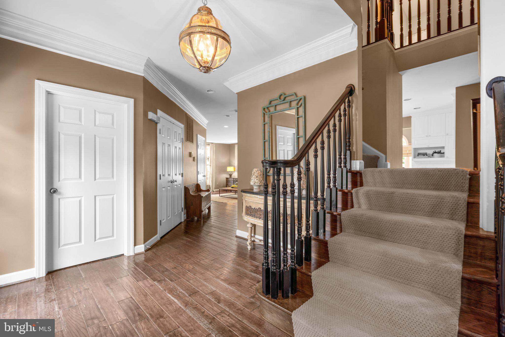 CRESTWOOD - Residential