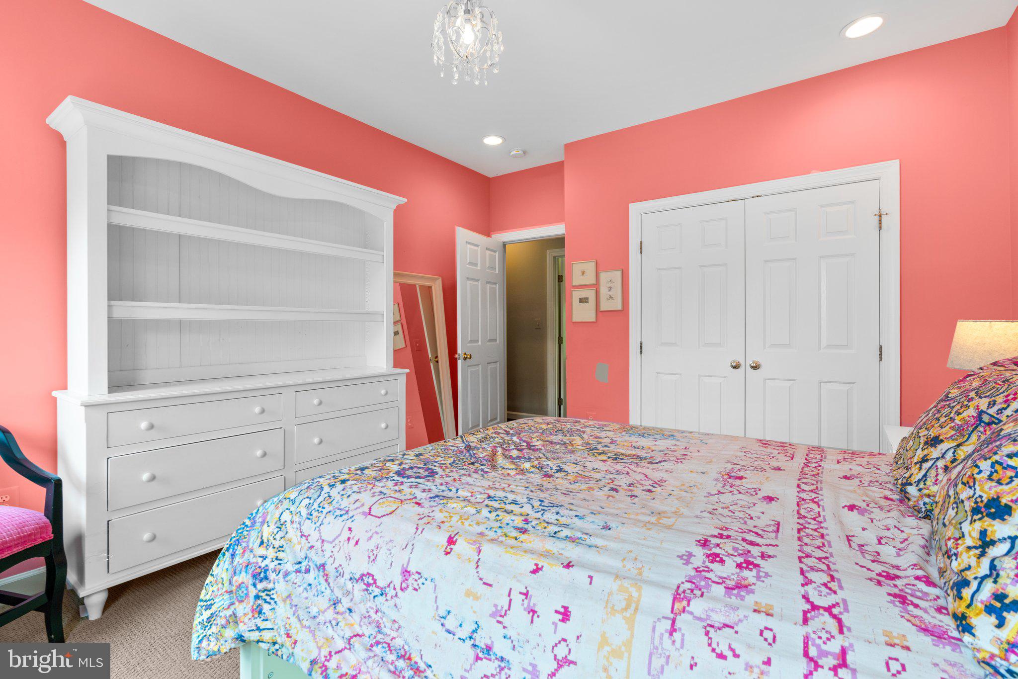 CRESTWOOD - Residential